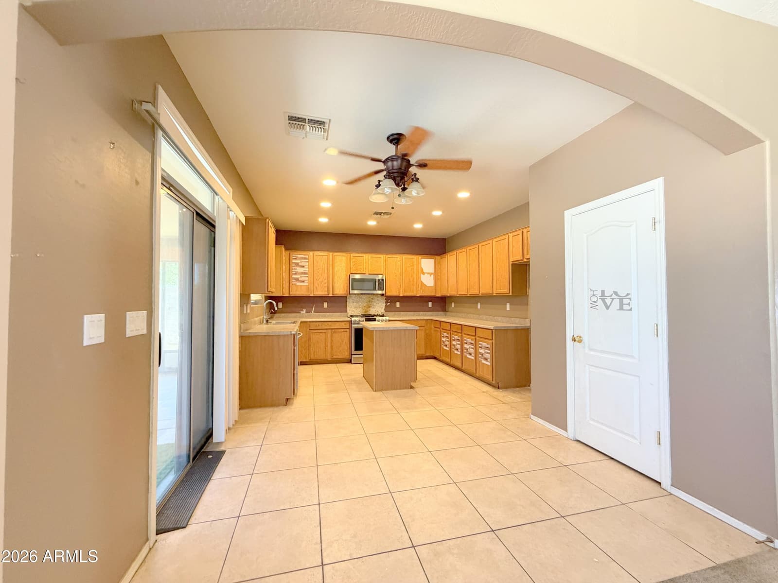 1084 E SADDLEBACK Place, San Tan Valley, AZ 85143 — photo 19 of 60