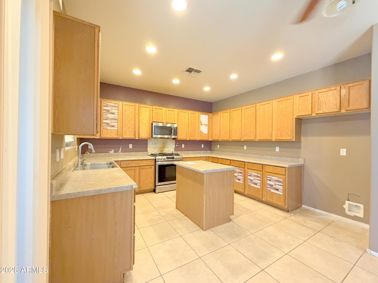 1084 E SADDLEBACK Place, San Tan Valley, AZ 85143 — photo 20 of 60