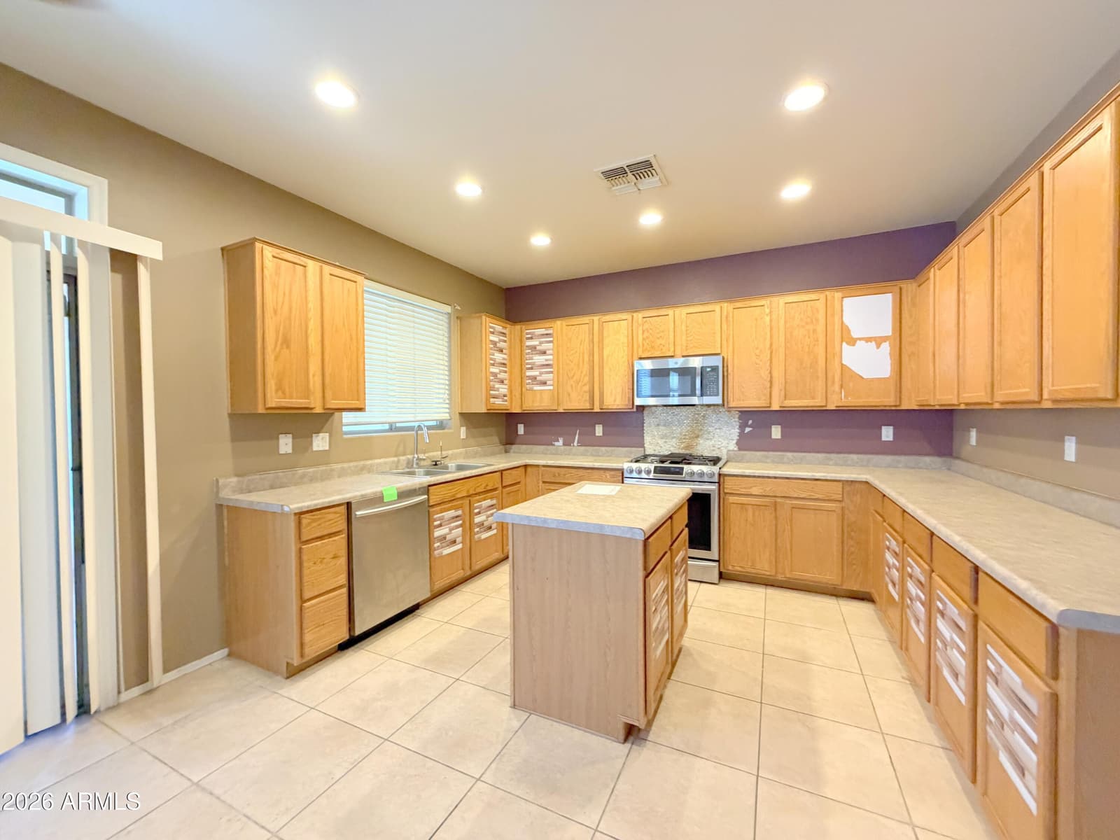 1084 E SADDLEBACK Place, San Tan Valley, AZ 85143 — photo 22 of 60