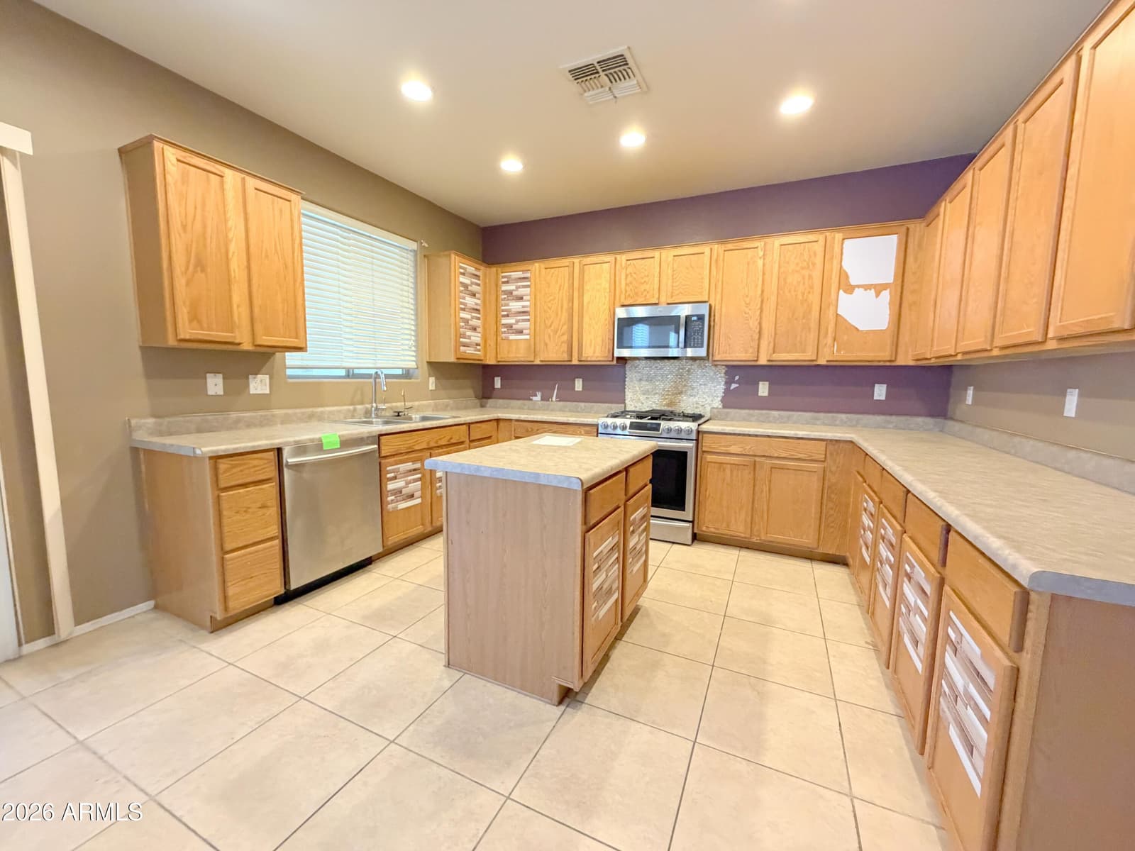 1084 E SADDLEBACK Place, San Tan Valley, AZ 85143 — photo 27 of 60