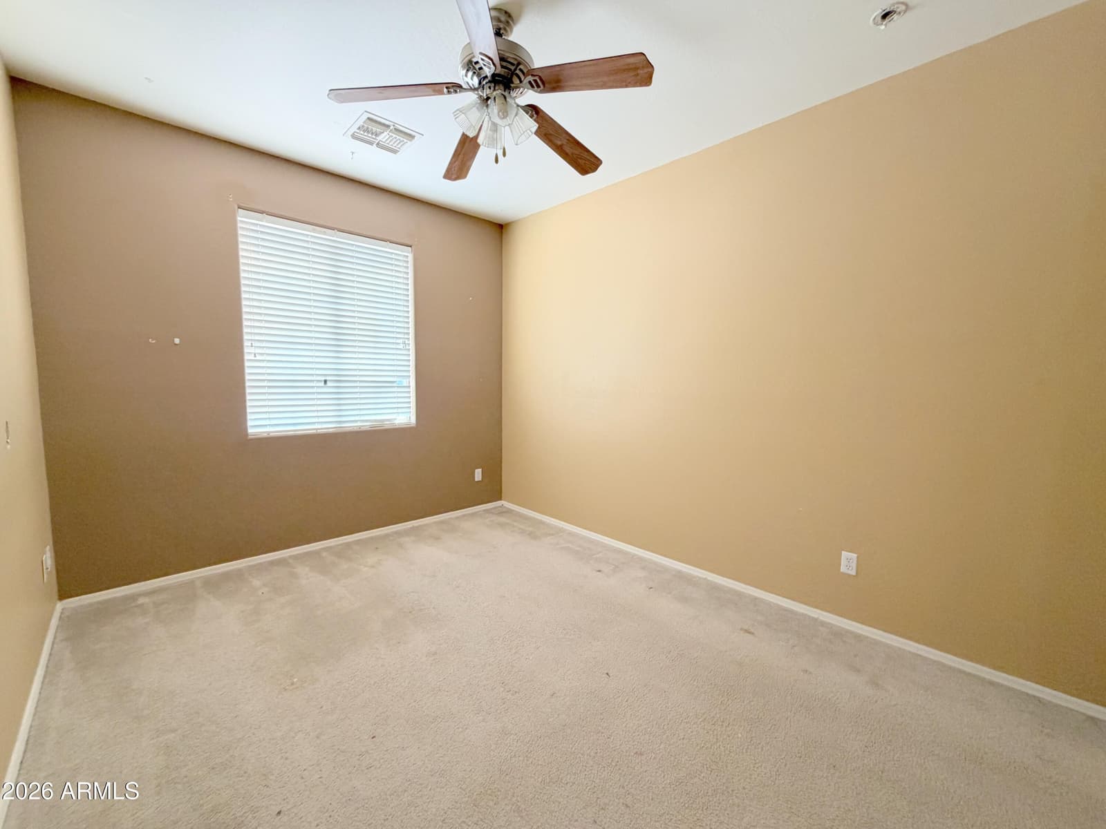 1084 E SADDLEBACK Place, San Tan Valley, AZ 85143 — photo 33 of 60