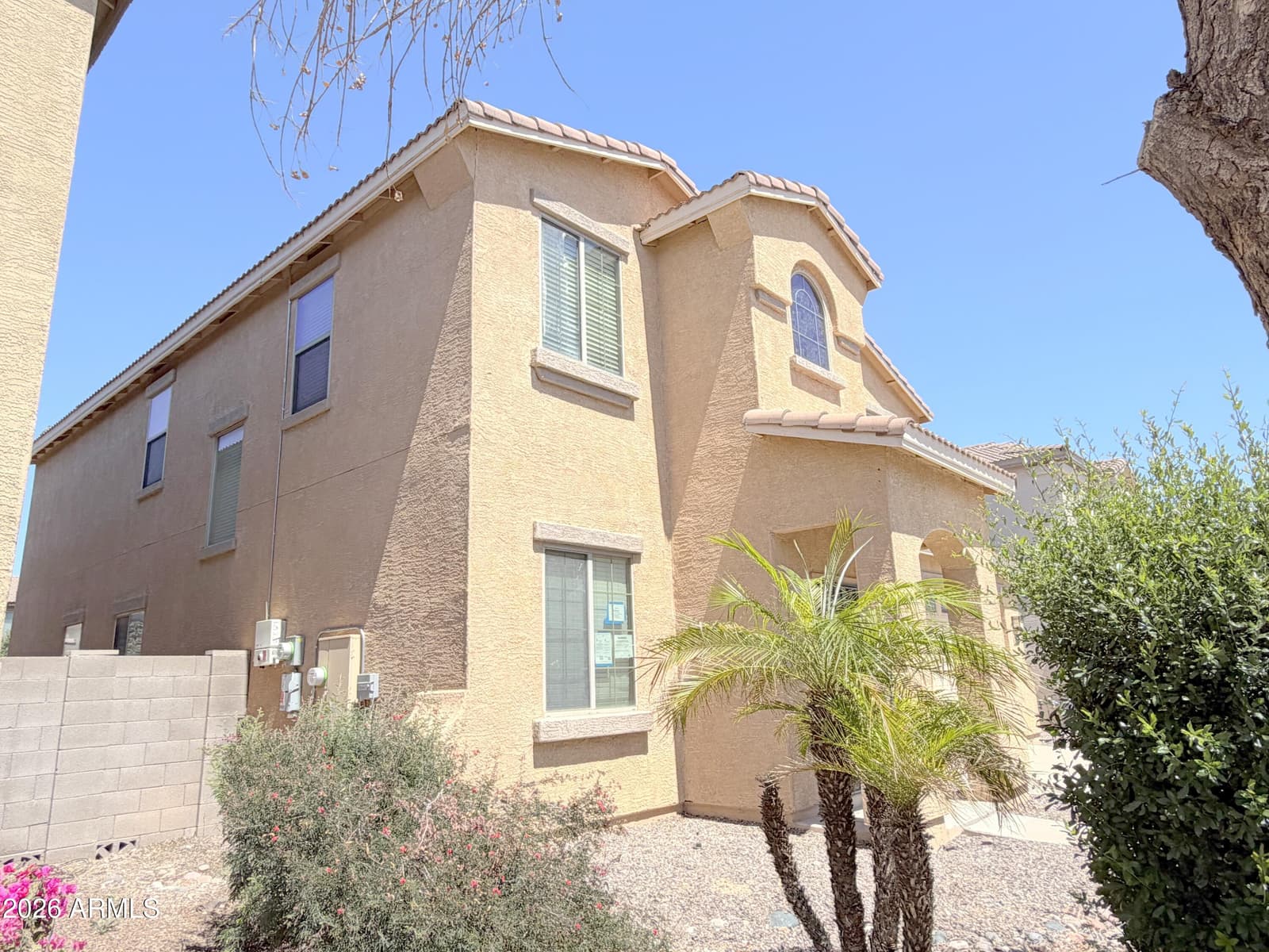 1084 E SADDLEBACK Place, San Tan Valley, AZ 85143 — photo 4 of 60