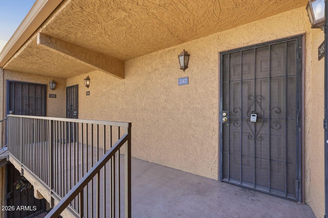 8500 E INDIAN SCHOOL Road 247, Scottsdale, AZ 85251 — photo 3 of 30