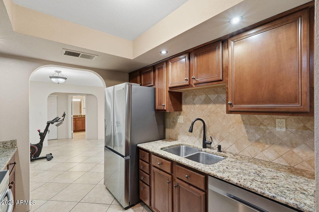 8500 E INDIAN SCHOOL Road 247, Scottsdale, AZ 85251 — photo 9 of 30