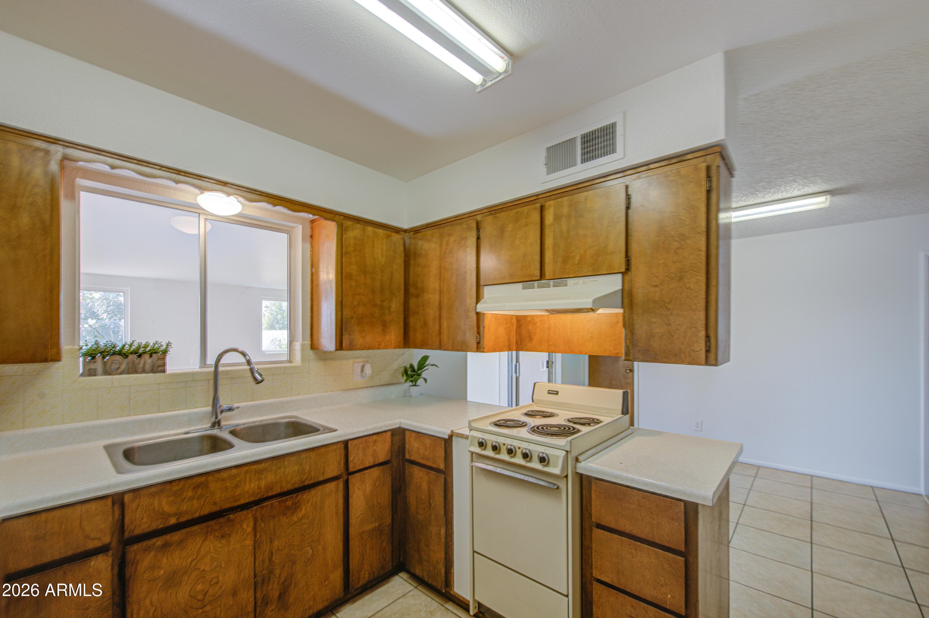 650 N RENNICK Drive, Apache Junction, AZ 85120 — photo 25 of 36