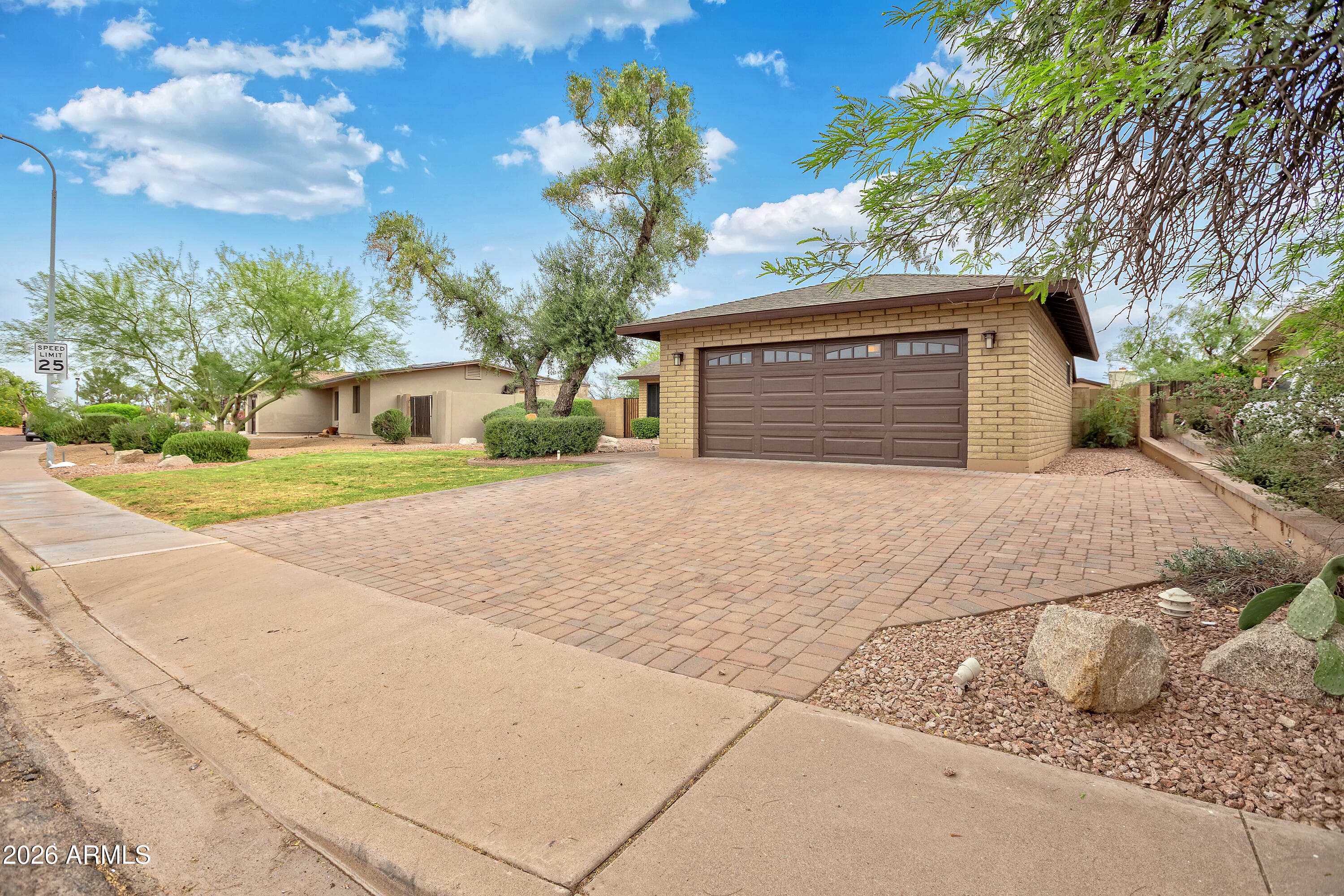 3909 S ROOSEVELT Street, Tempe, AZ 85282 — photo 34 of 49