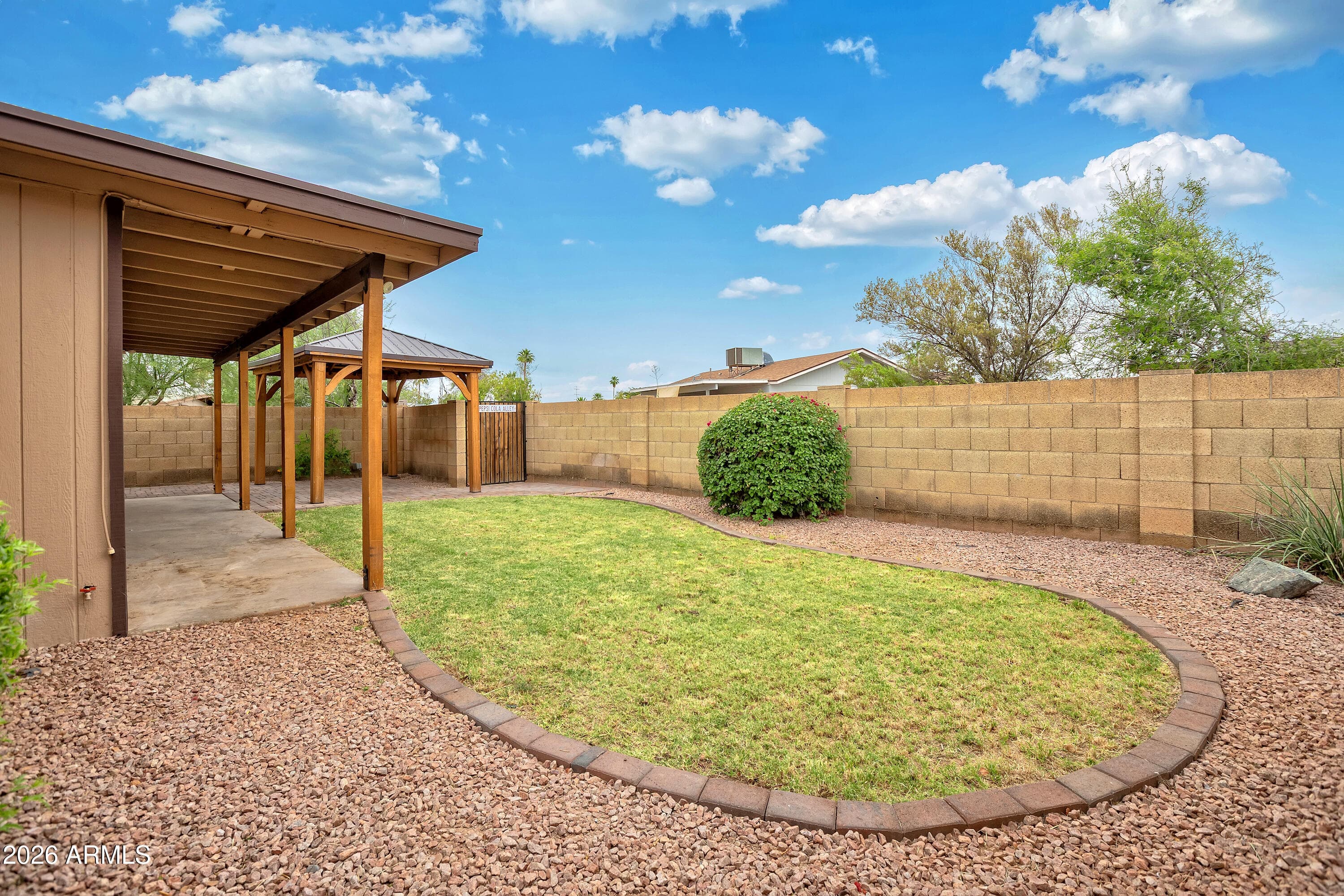 3909 S ROOSEVELT Street, Tempe, AZ 85282 — photo 11 of 49