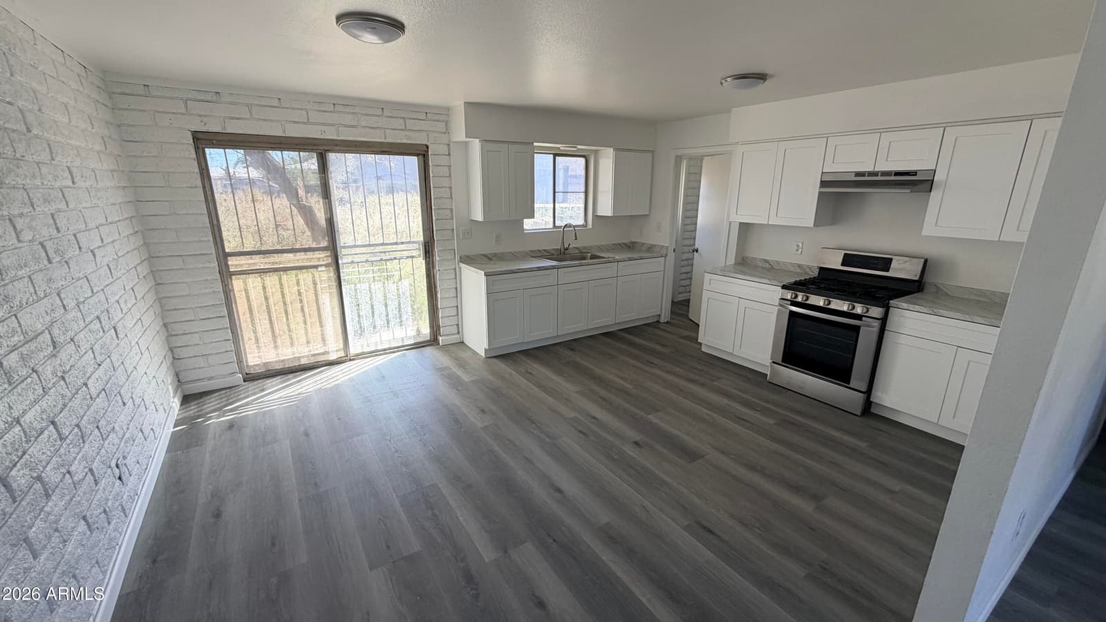 419 W FOURTH Street, Winkelman, AZ 85192 — photo 3 of 24