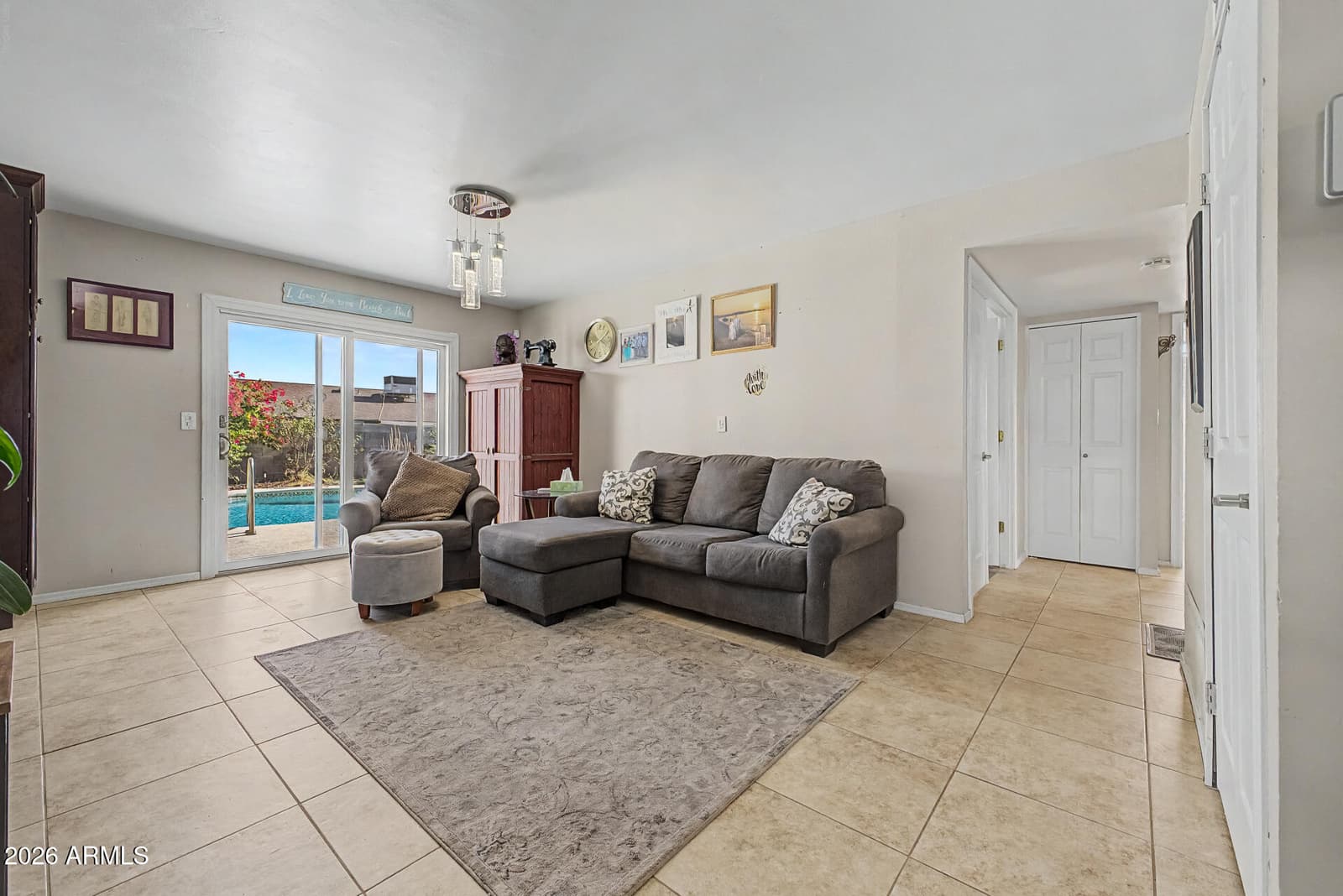 3201 W ACOMA Drive, Phoenix, AZ 85053 — photo 13 of 59