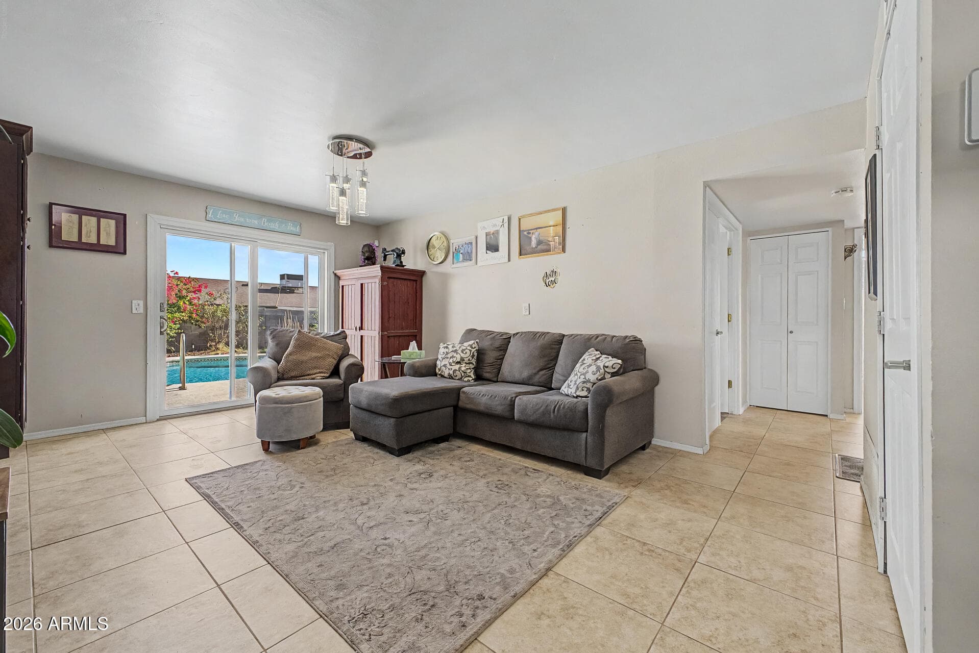 3201 W ACOMA Drive, Phoenix, AZ 85053 — photo 13 of 59