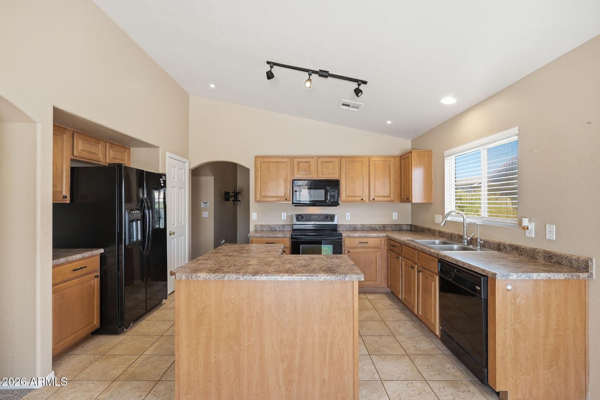 195 S 17TH Street, Coolidge, AZ 85128 — photo 13 of 39