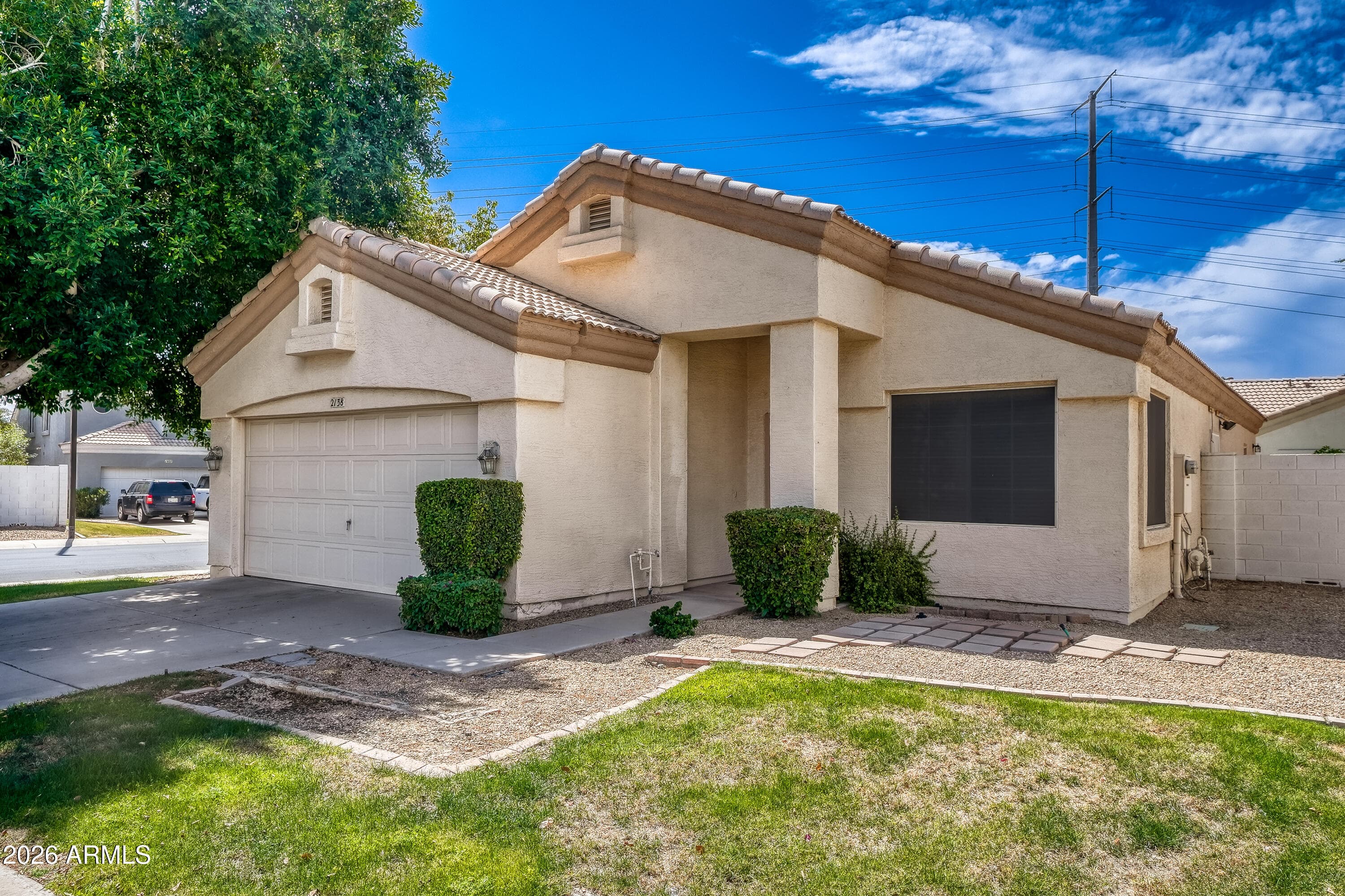 2138 E MALLARD Court, Gilbert, AZ 85234 — photo 2 of 20