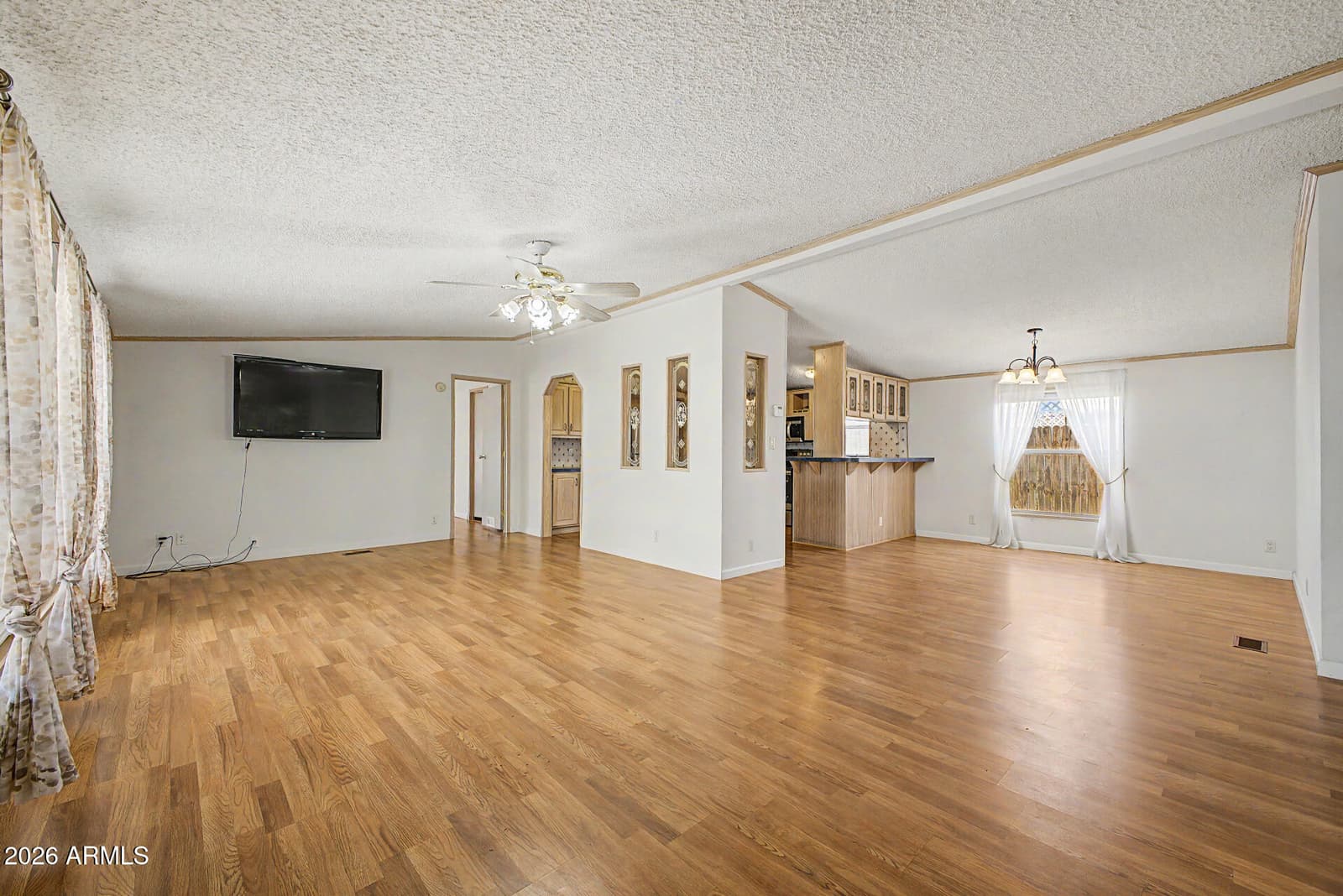 10951 N 91ST Avenue 101, Peoria, AZ 85345 — photo 3 of 23