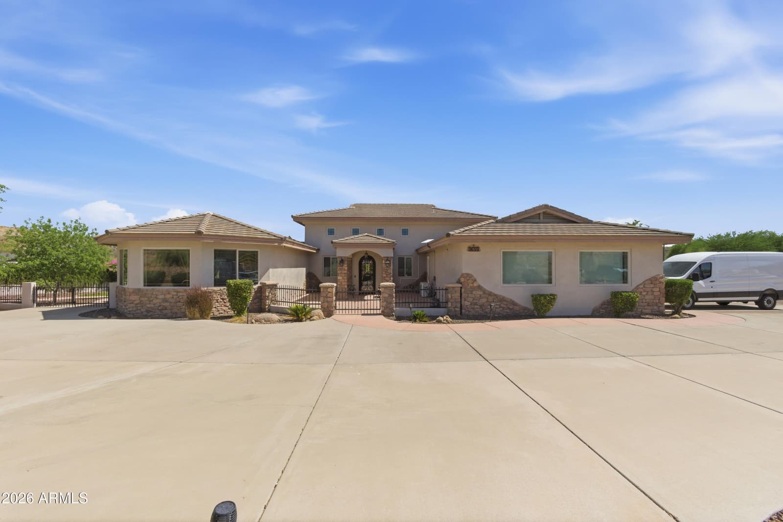 3655 W DYNAMITE Boulevard, Phoenix, AZ 85083 — photo 11 of 53