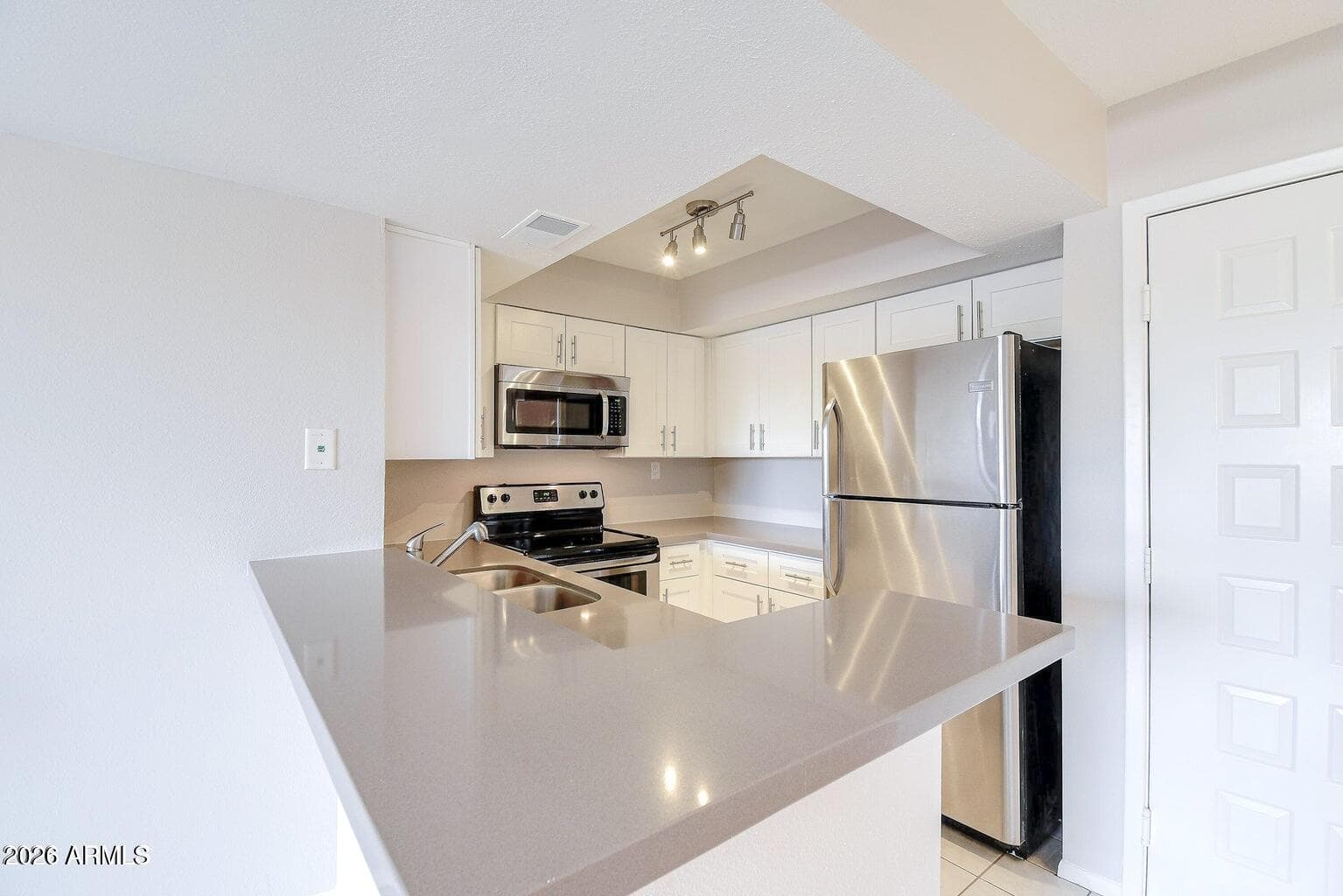 540 N MAY Street 2111, Mesa, AZ 85201 — photo 5 of 29