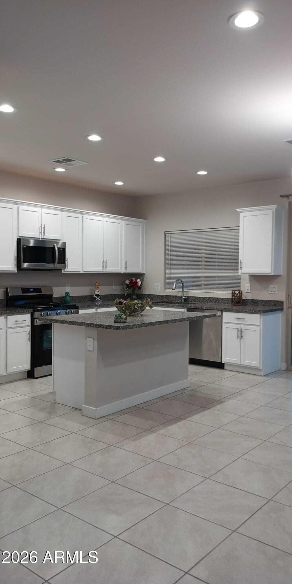 1361 E AVENIDA KINO, Casa Grande, AZ 85122 — photo 8 of 26