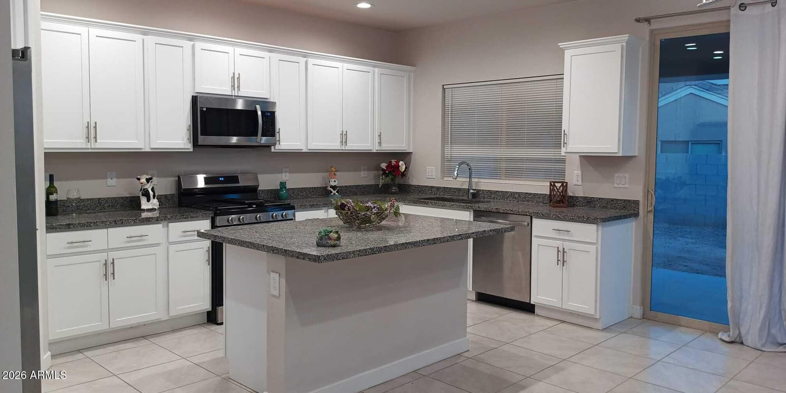 1361 E AVENIDA KINO, Casa Grande, AZ 85122 — photo 7 of 26
