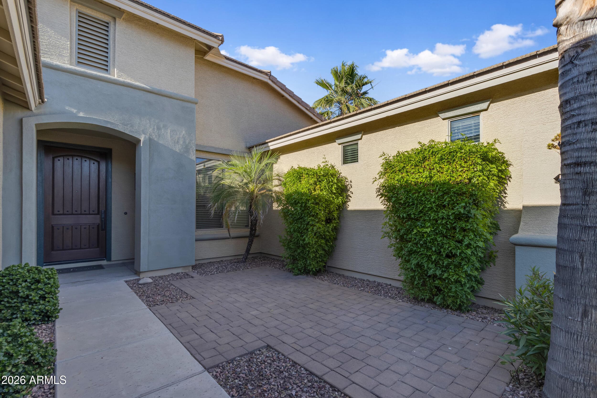 2546 E CAROB Drive, Gilbert, AZ 85298 — photo 6 of 62