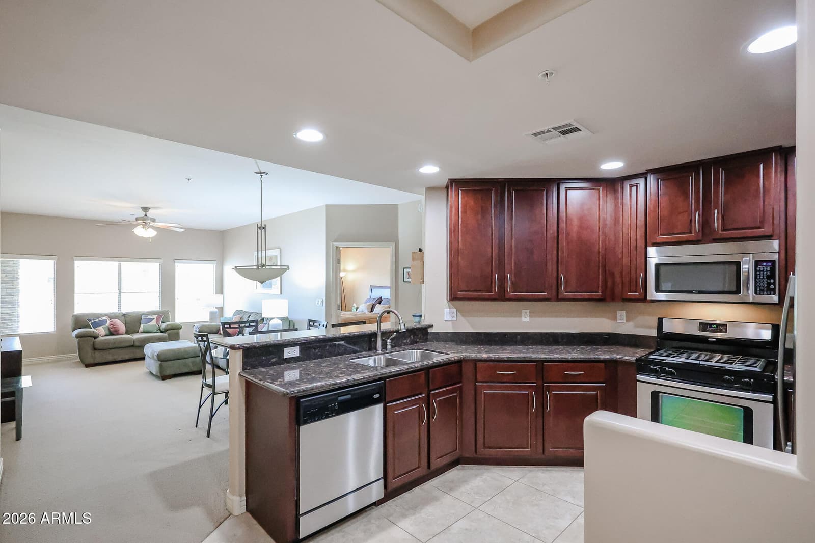 5350 E DEER VALLEY Drive 1413, Phoenix, AZ 85054 — photo 8 of 52