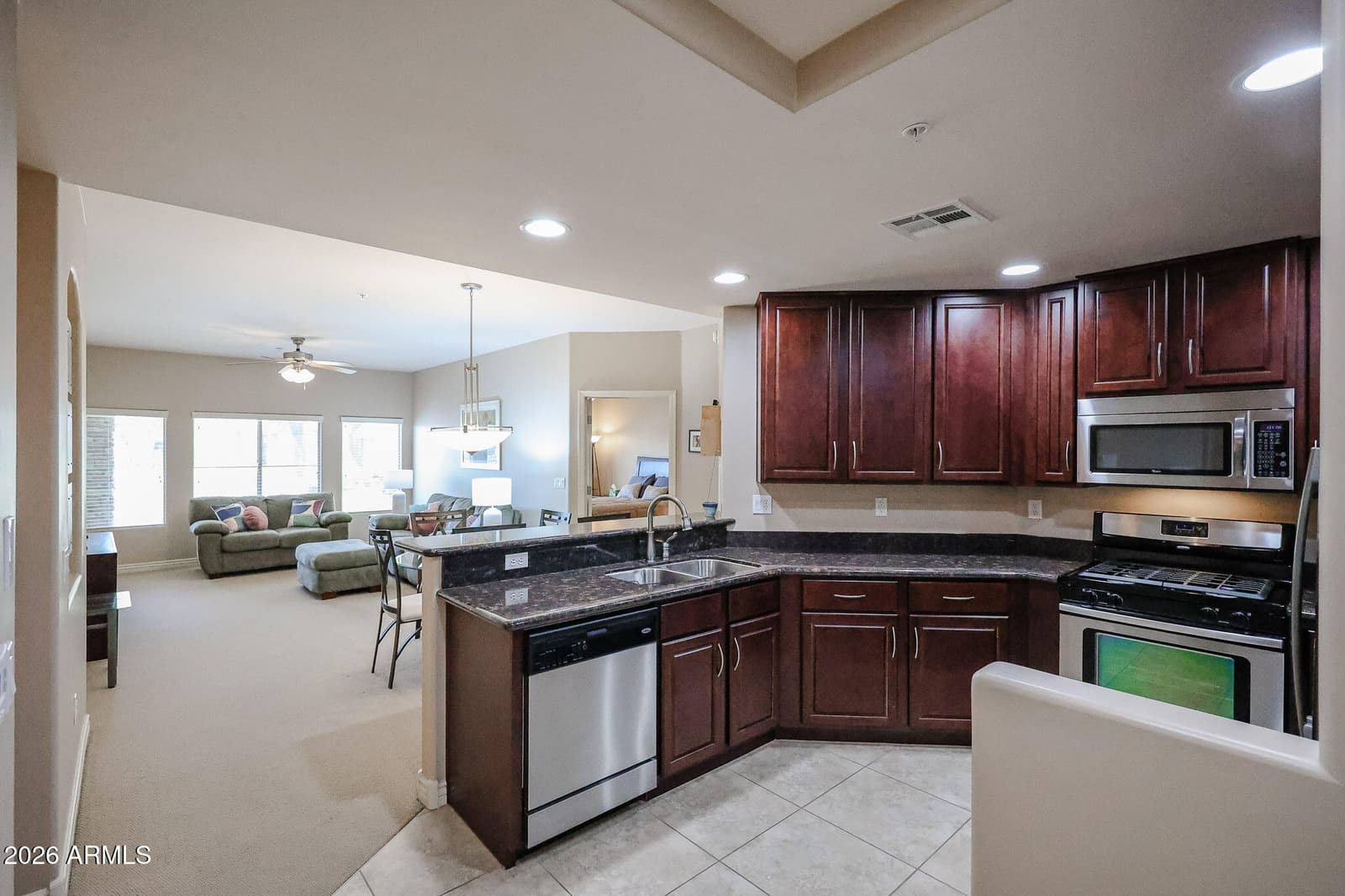 5350 E DEER VALLEY Drive 1413, Phoenix, AZ 85054 — photo 9 of 52
