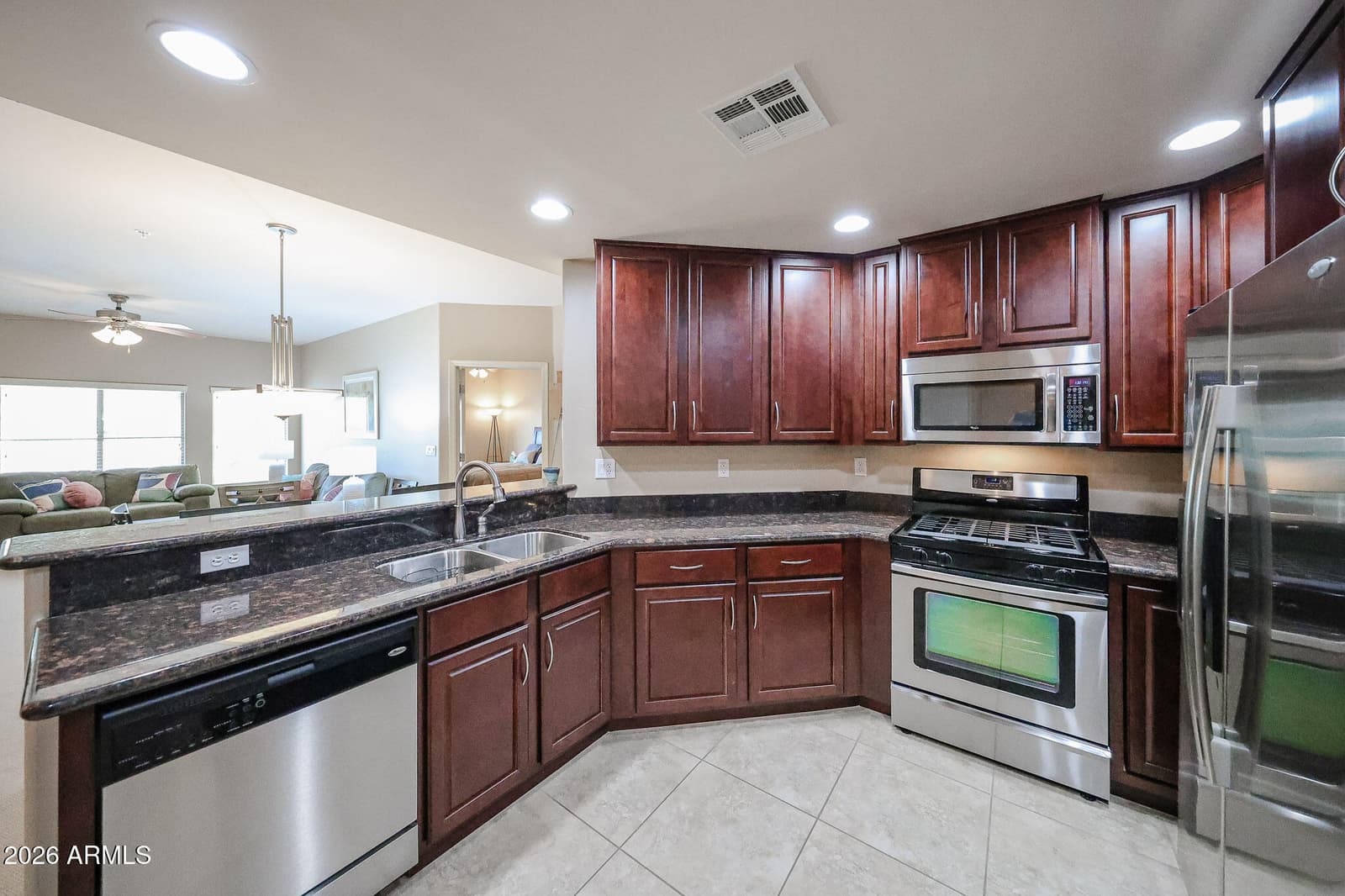 5350 E DEER VALLEY Drive 1413, Phoenix, AZ 85054 — photo 7 of 52
