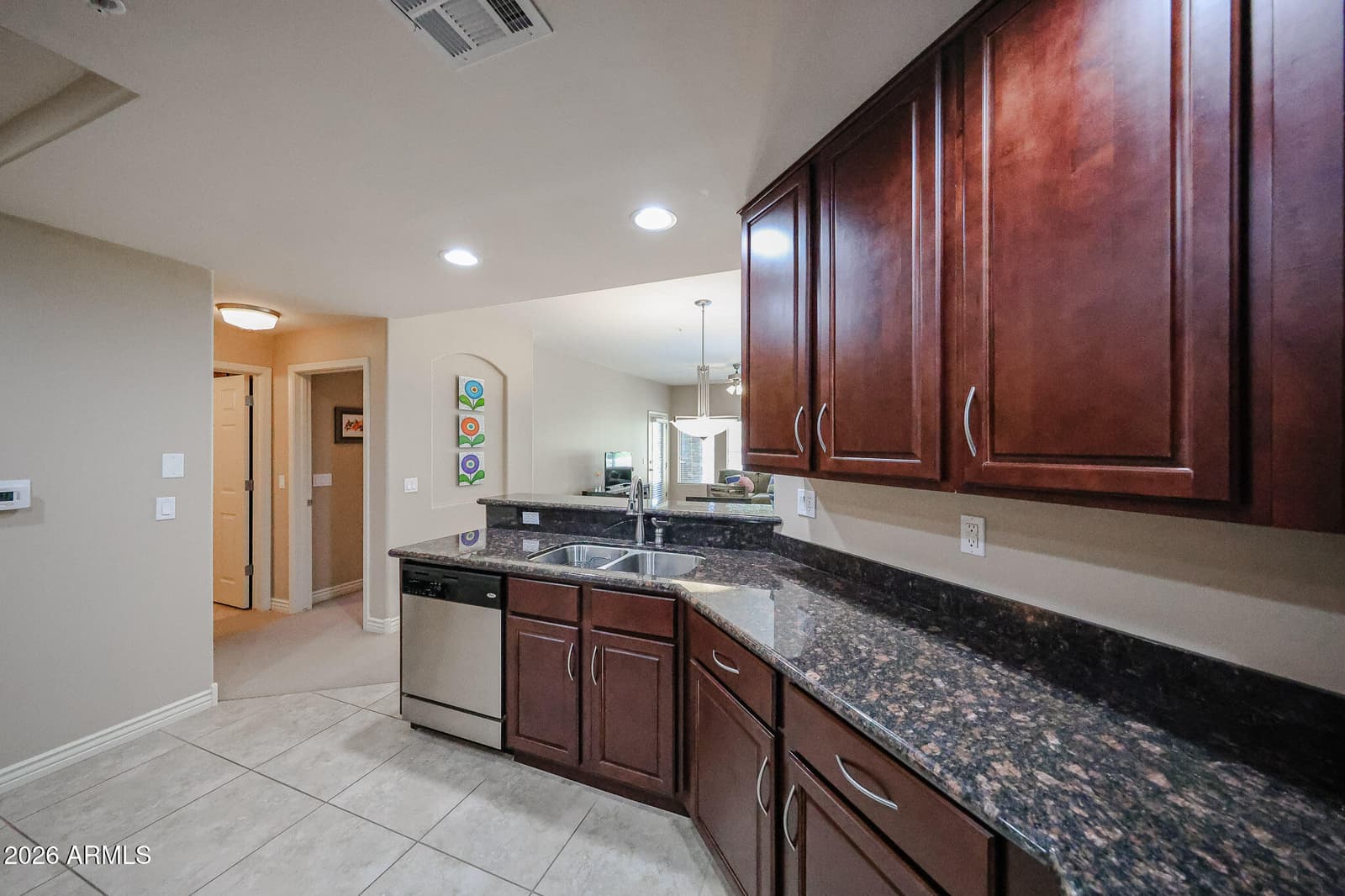 5350 E DEER VALLEY Drive 1413, Phoenix, AZ 85054 — photo 6 of 52