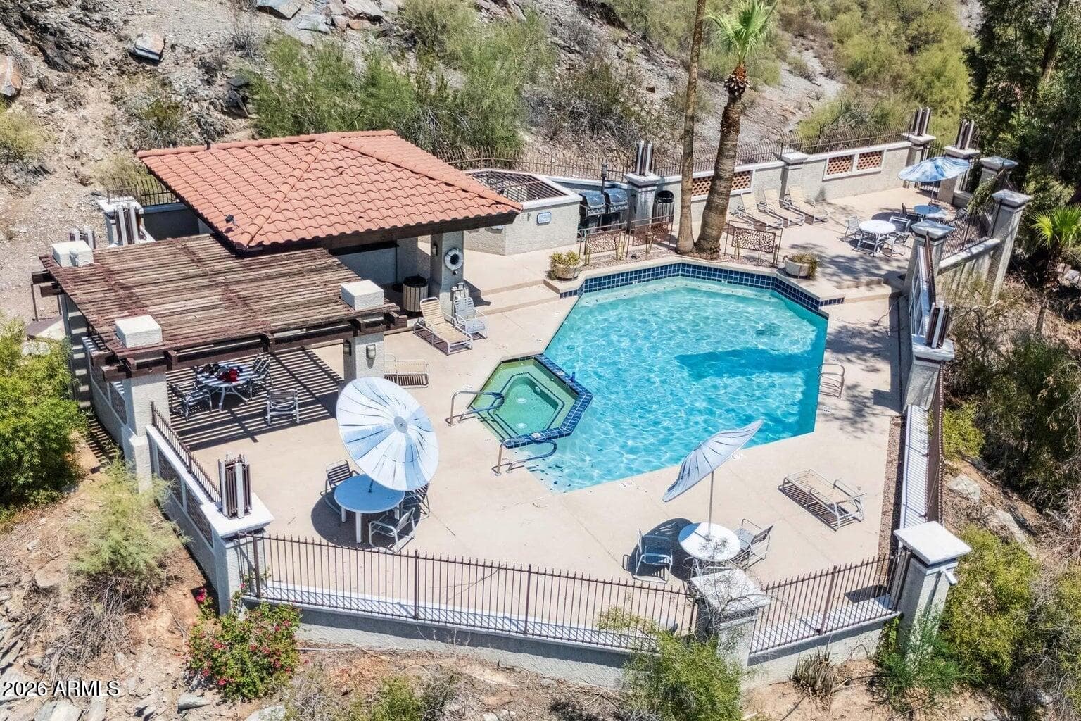 7557 N DREAMY DRAW Drive 248, Phoenix, AZ 85020 — photo 1 of 28