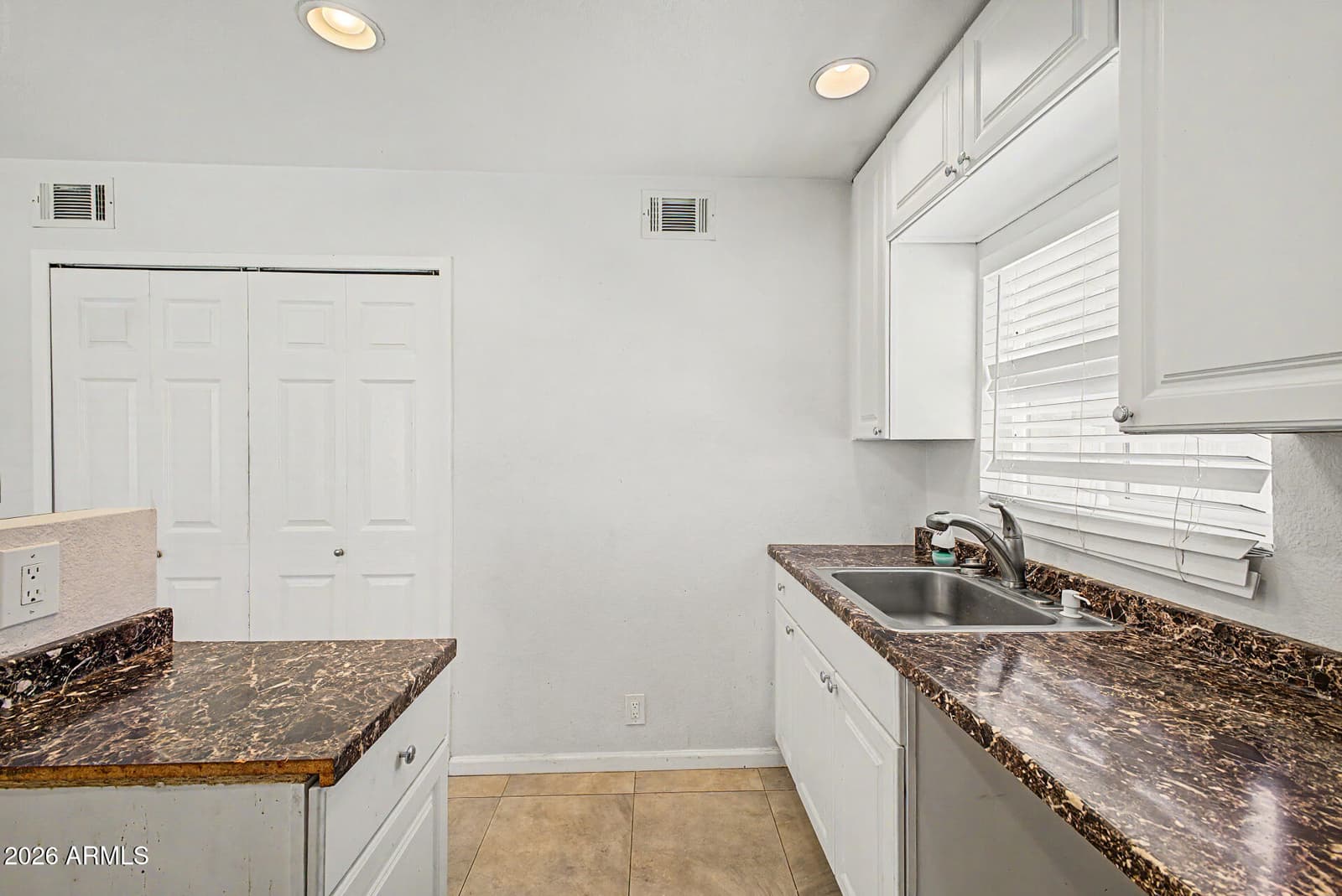 286 W Palomino Drive 17, Chandler, AZ 85225 — photo 11 of 37