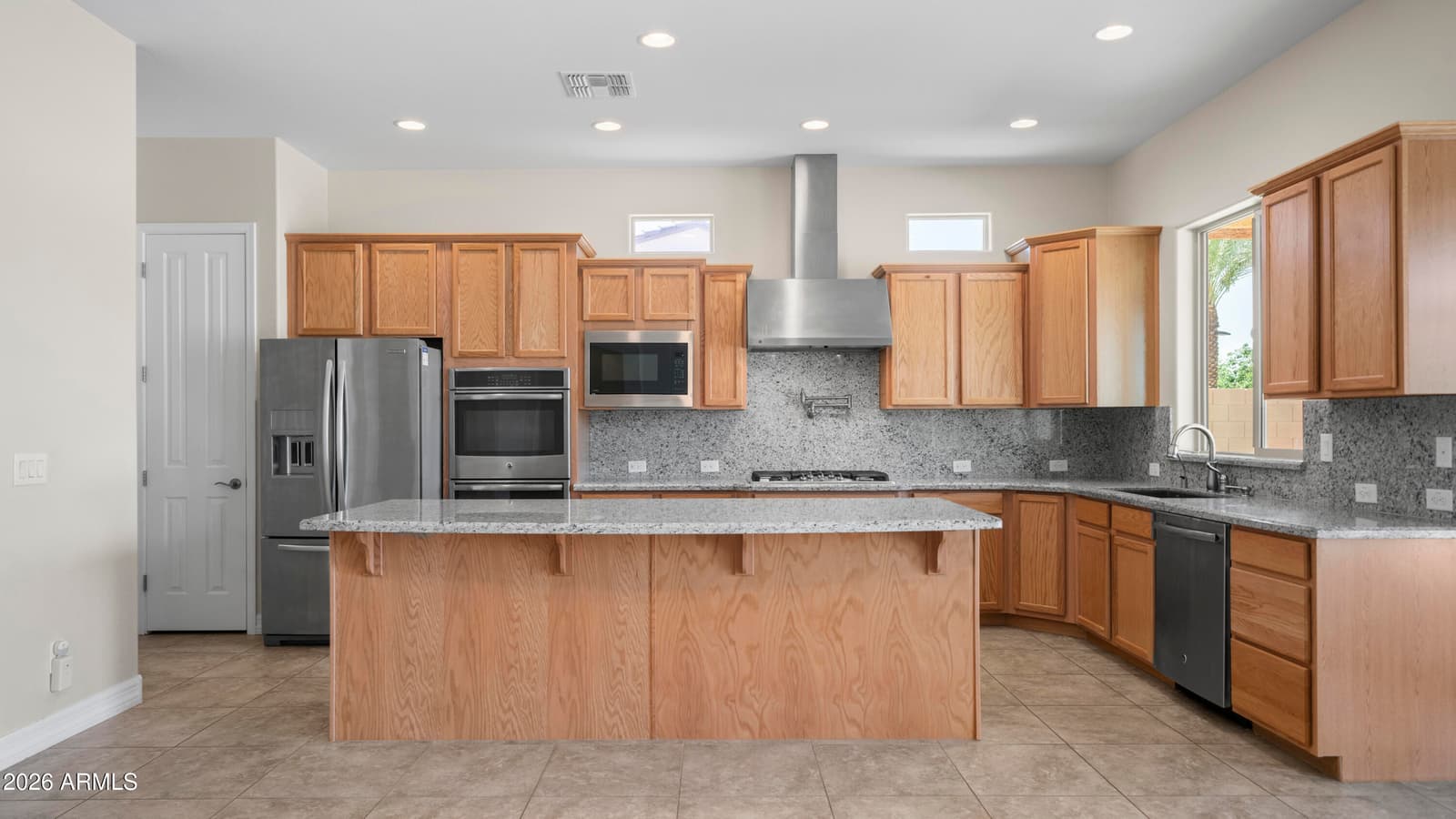 5263 S JOSHUA TREE Lane, Gilbert, AZ 85298 — photo 2 of 36