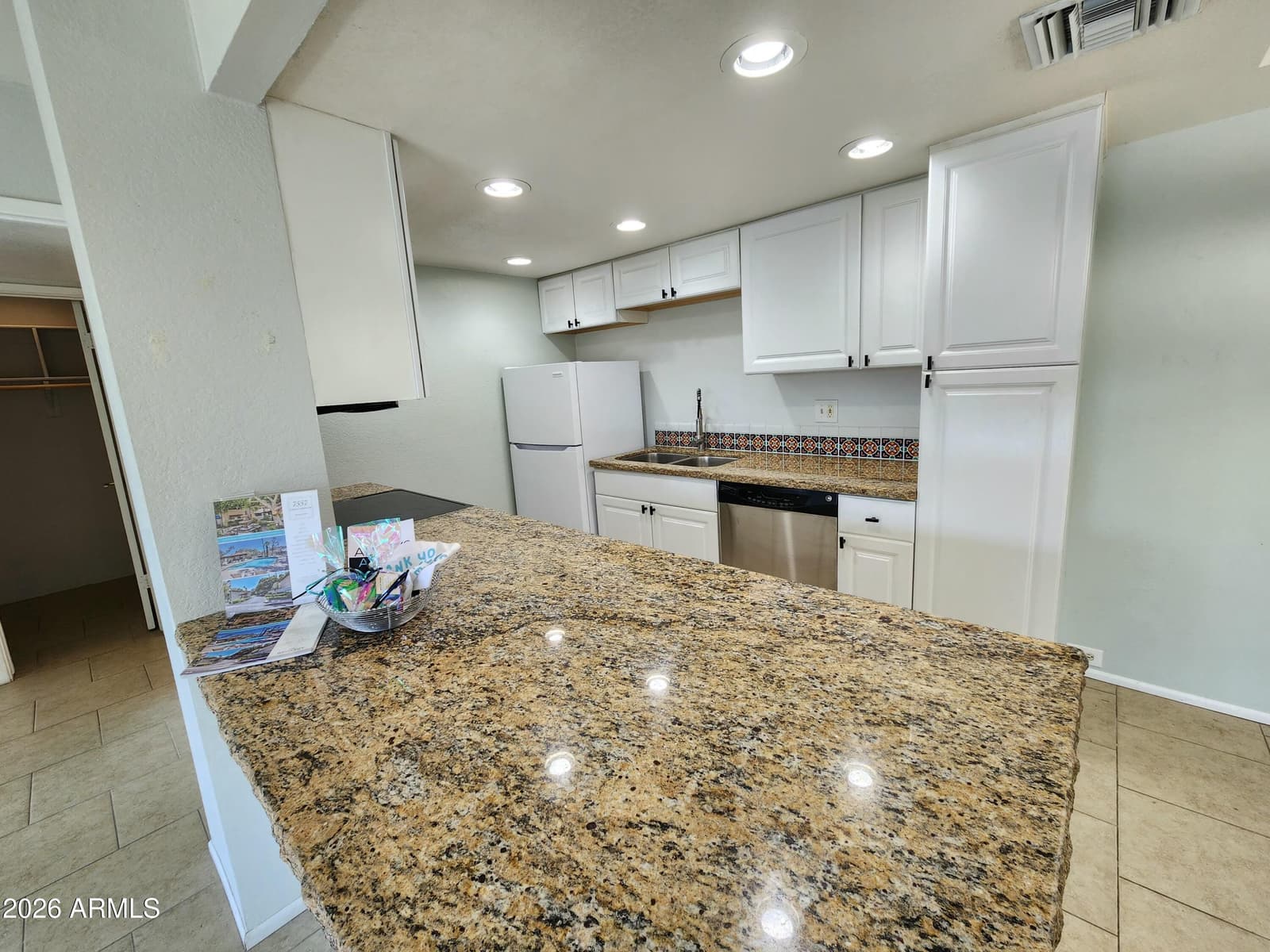 7557 N DREAMY DRAW Drive 248, Phoenix, AZ 85020 — photo 11 of 28