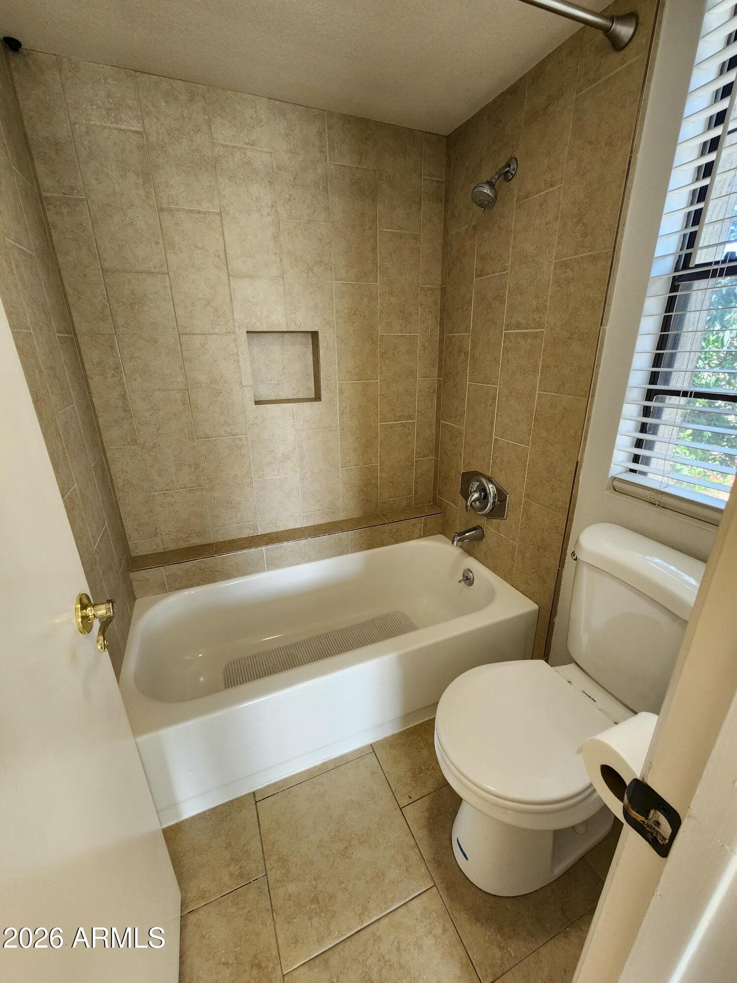 7557 N DREAMY DRAW Drive 248, Phoenix, AZ 85020 — photo 18 of 28