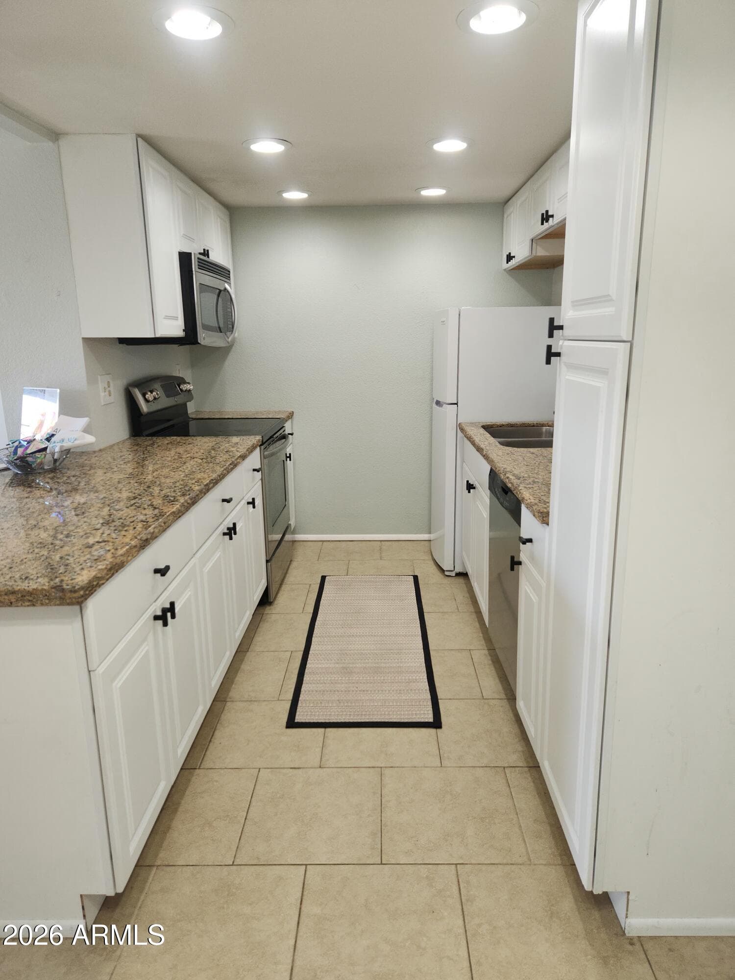7557 N DREAMY DRAW Drive 248, Phoenix, AZ 85020 — photo 5 of 28