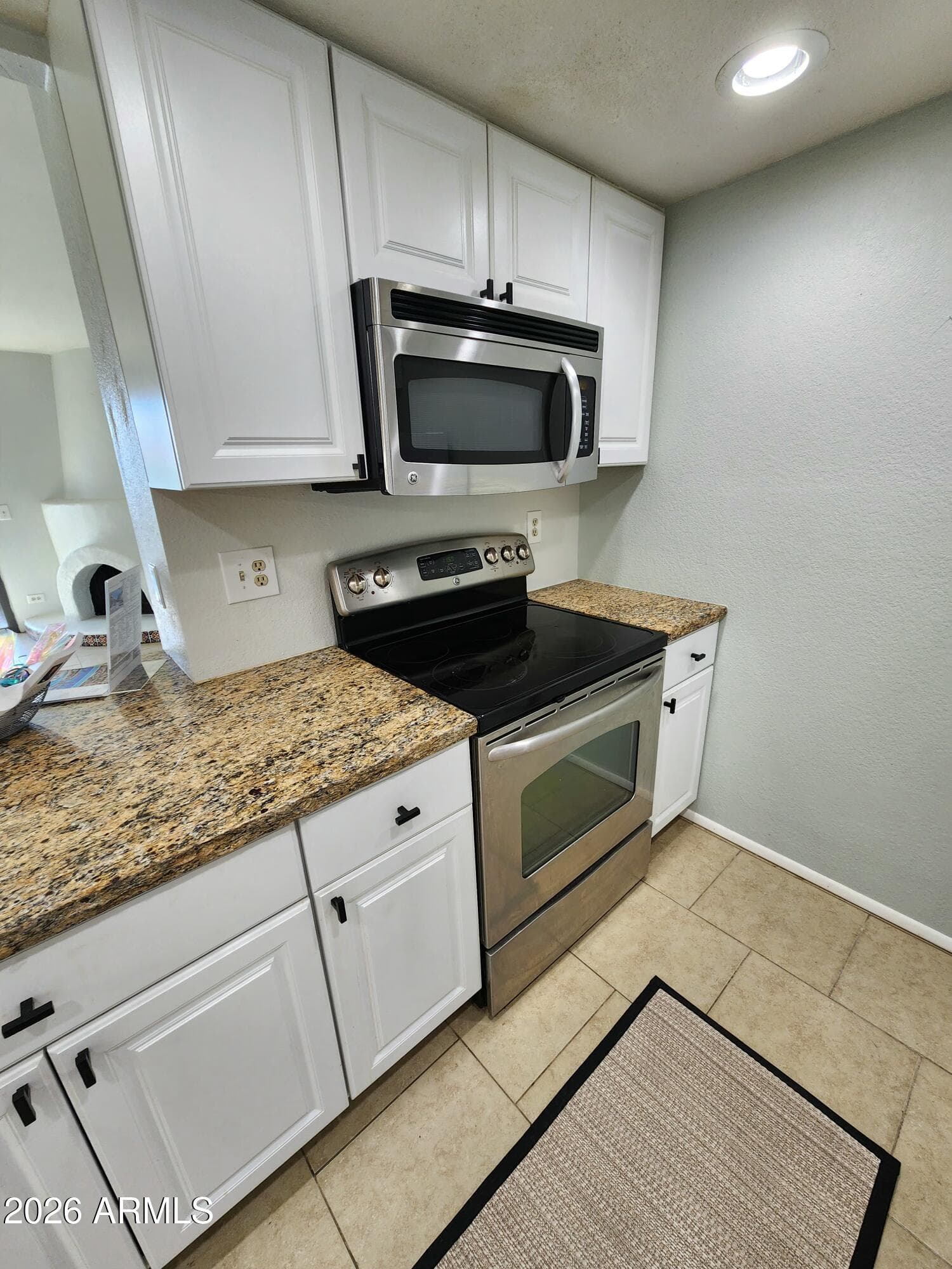7557 N DREAMY DRAW Drive 248, Phoenix, AZ 85020 — photo 8 of 28