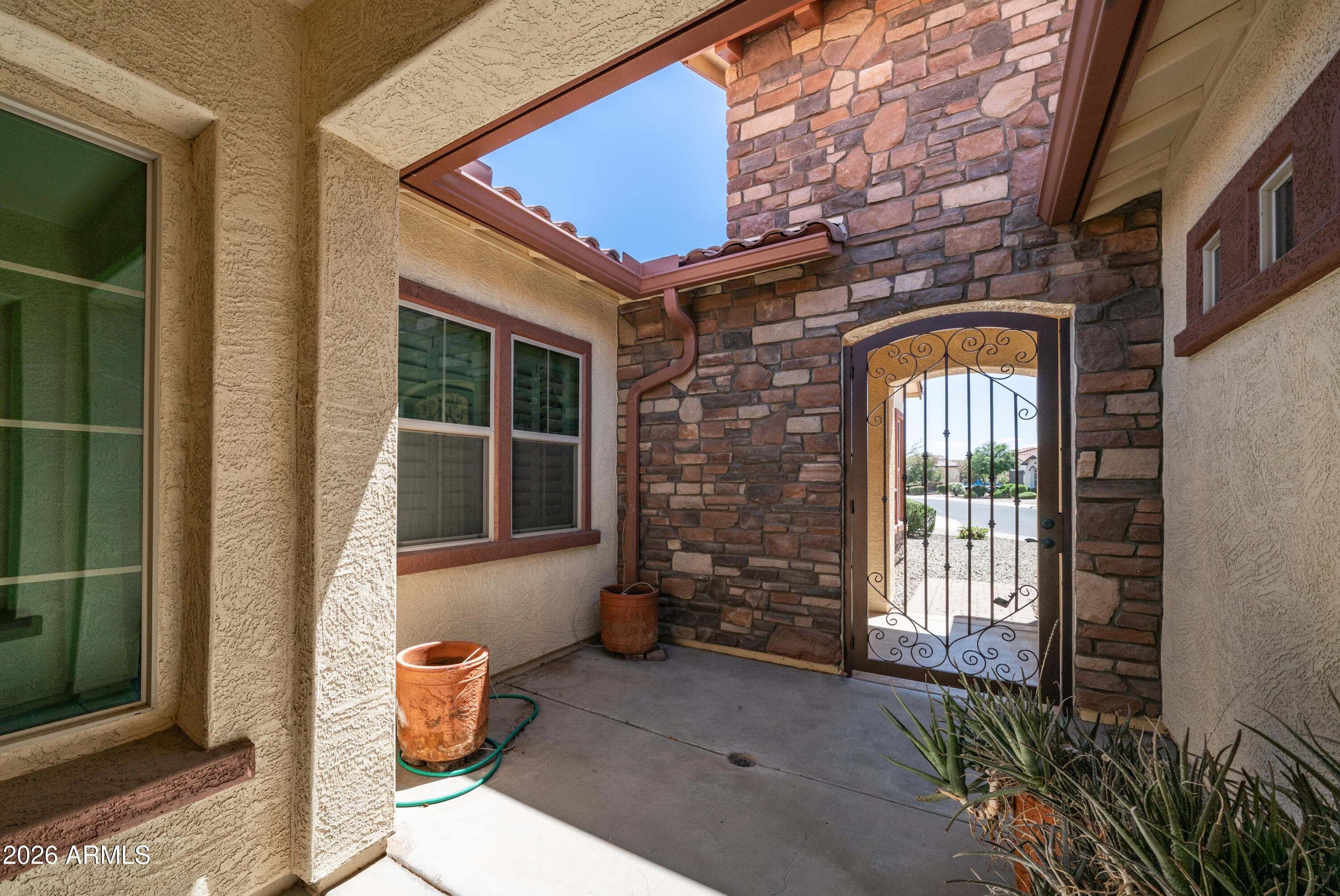 5263 S JOSHUA TREE Lane, Gilbert, AZ 85298 — photo 10 of 36
