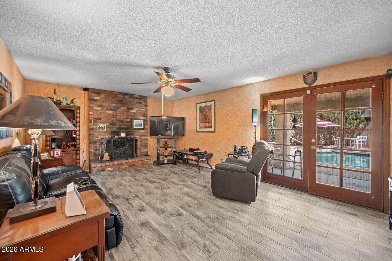 6416 W SHANGRI LA Road, Glendale, AZ 85304 — photo 11 of 28