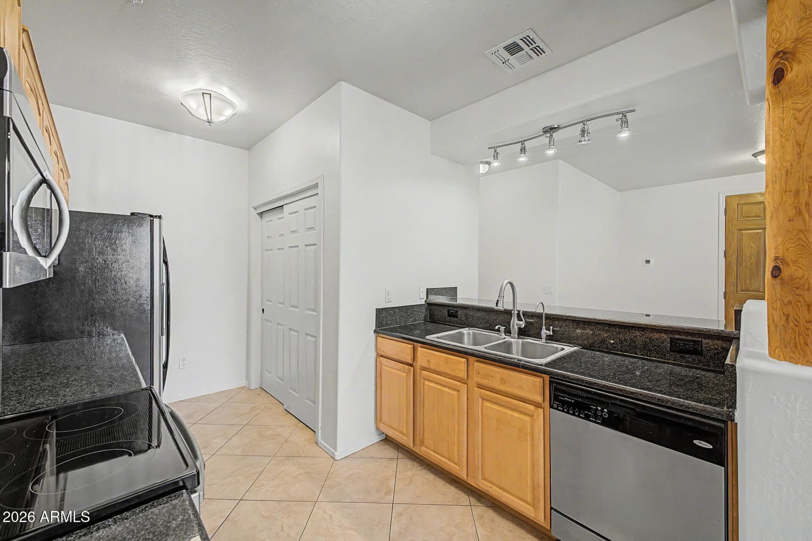 2155 N GRACE Boulevard 113, Chandler, AZ 85225 — photo 10 of 41