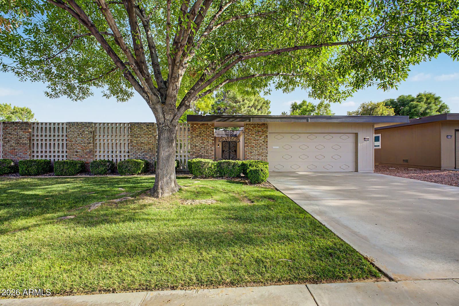 10345 W GARNETTE Drive, Sun City, AZ 85373 — photo 5 of 31