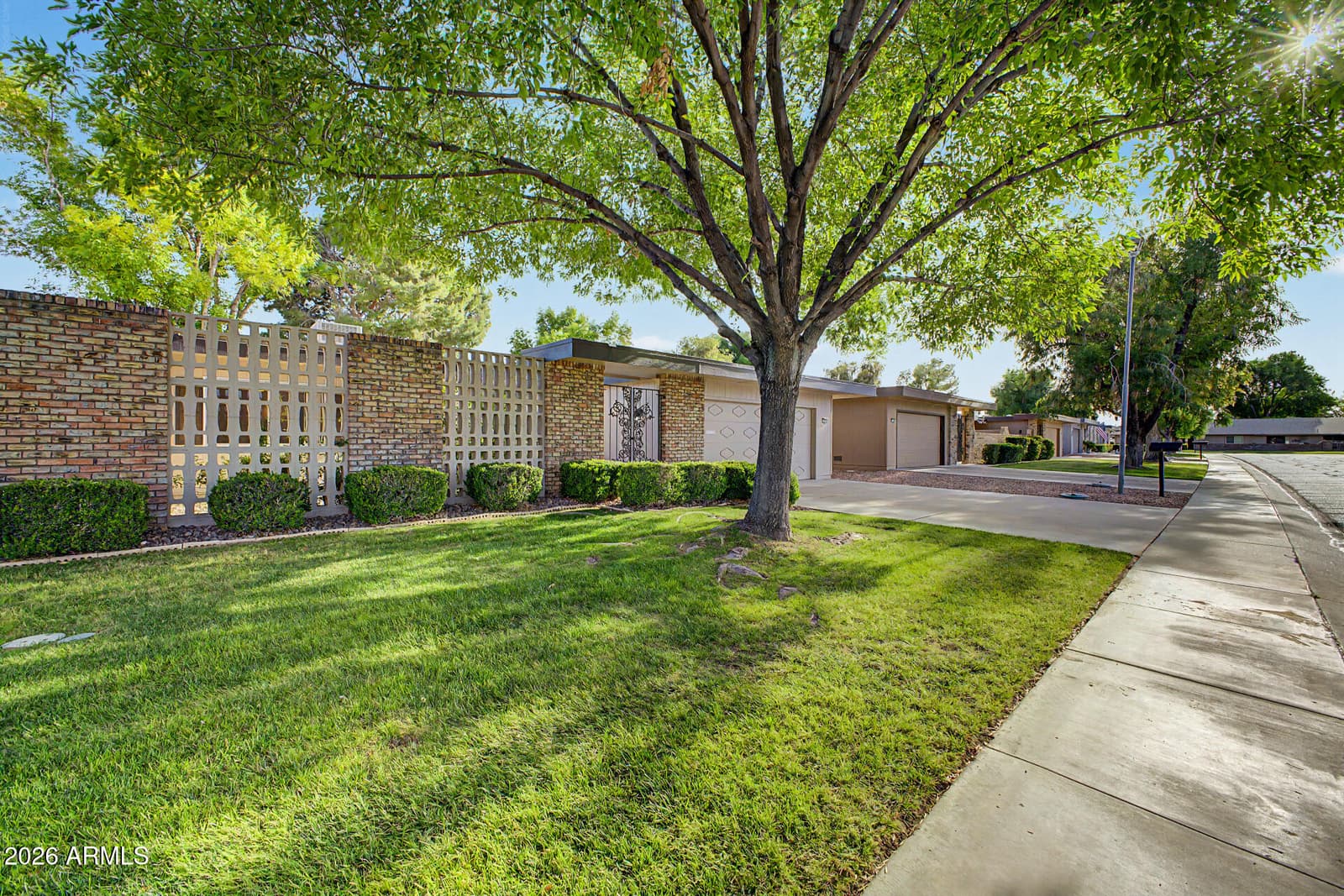 10345 W GARNETTE Drive, Sun City, AZ 85373 — photo 6 of 31
