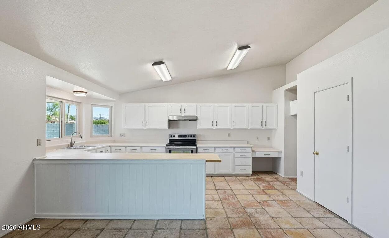 7016 E MENLO Street, Mesa, AZ 85207 — photo 6 of 29