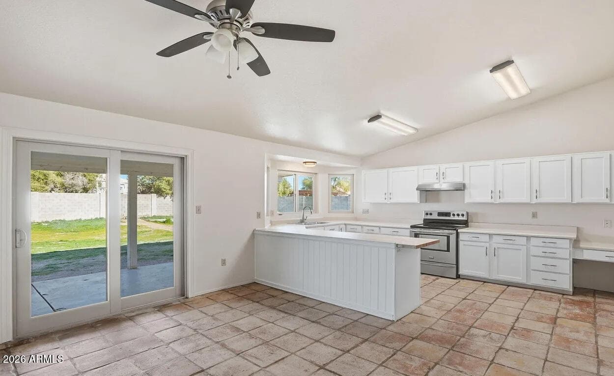 7016 E MENLO Street, Mesa, AZ 85207 — photo 5 of 29