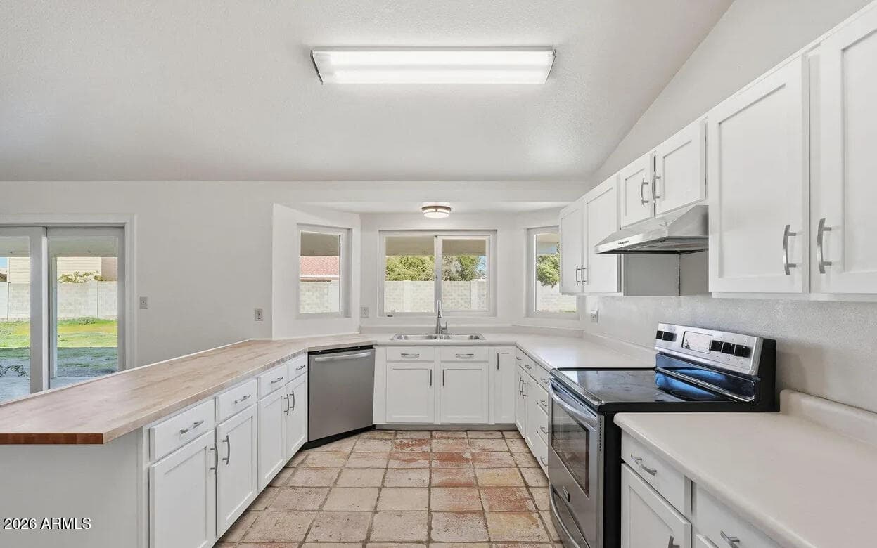 7016 E MENLO Street, Mesa, AZ 85207 — photo 8 of 29