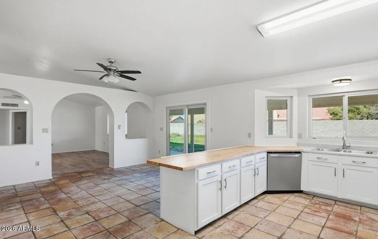 7016 E MENLO Street, Mesa, AZ 85207 — photo 9 of 29