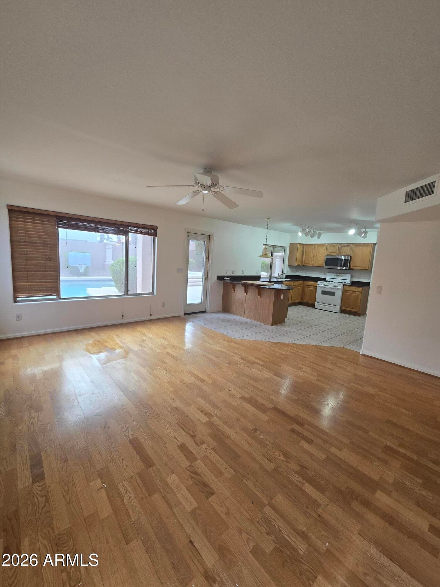 15436 S 46TH Place, Phoenix, AZ 85044 — photo 5 of 24