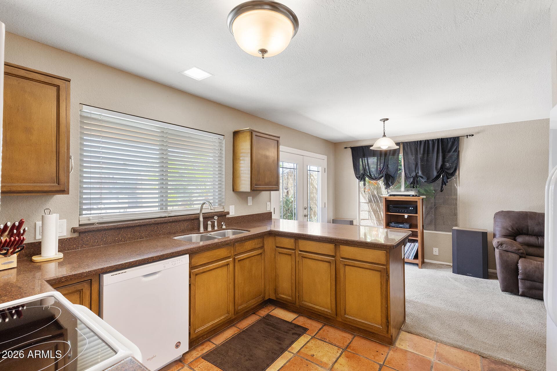 3947 W WHISPERING WIND Drive, Glendale, AZ 85310 — photo 8 of 32