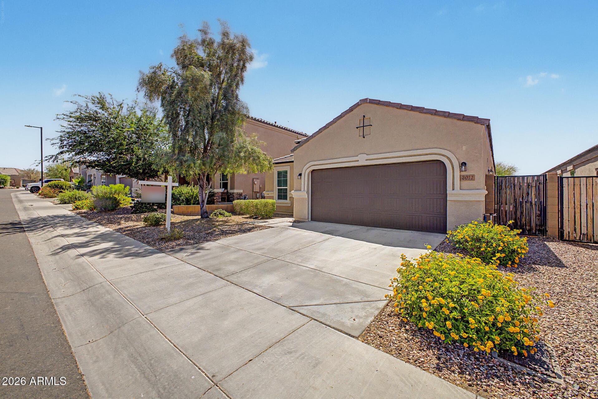 2011 W YELLOWBIRD Lane, Phoenix, AZ 85085 — photo 3 of 44