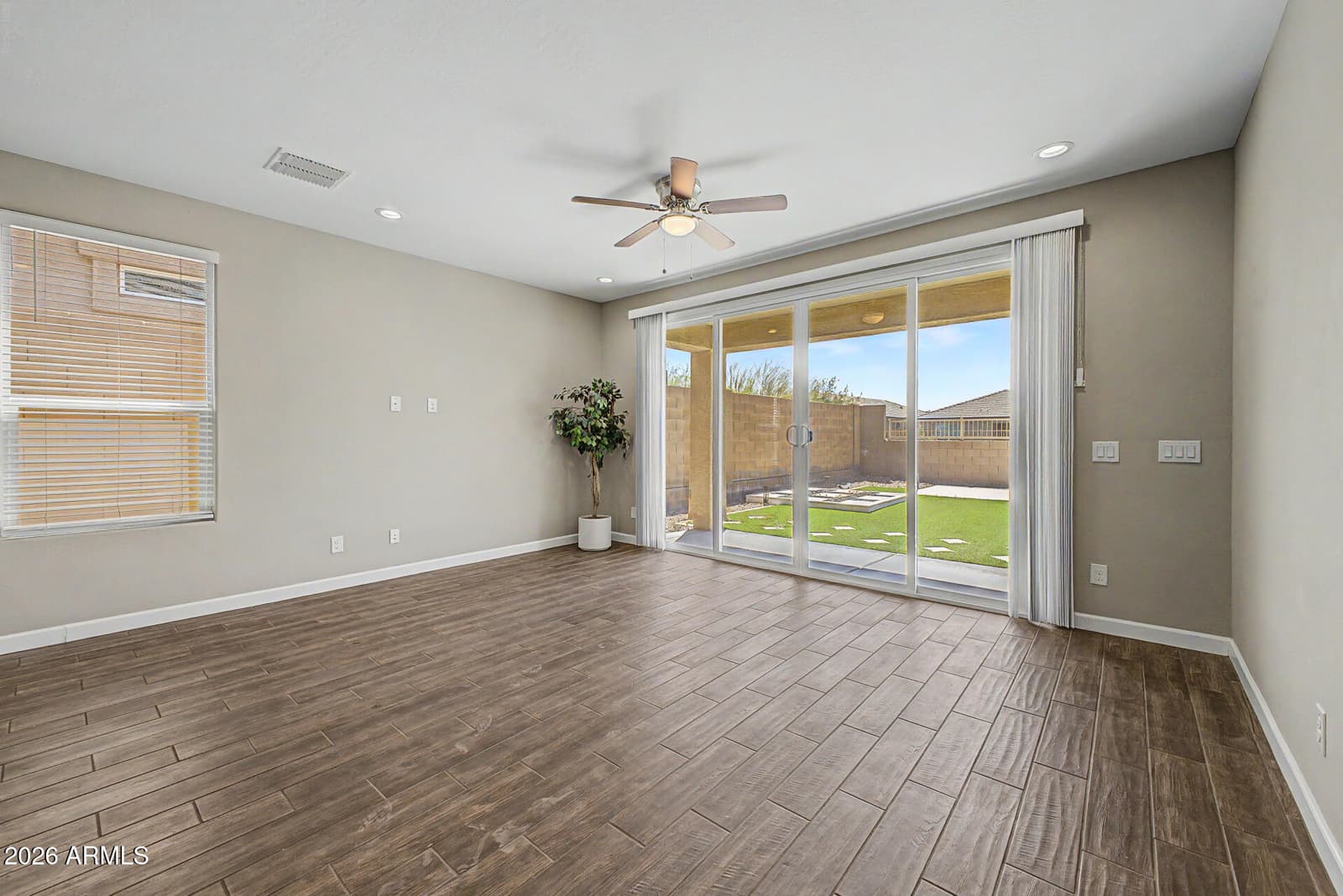 2011 W YELLOWBIRD Lane, Phoenix, AZ 85085 — photo 4 of 44