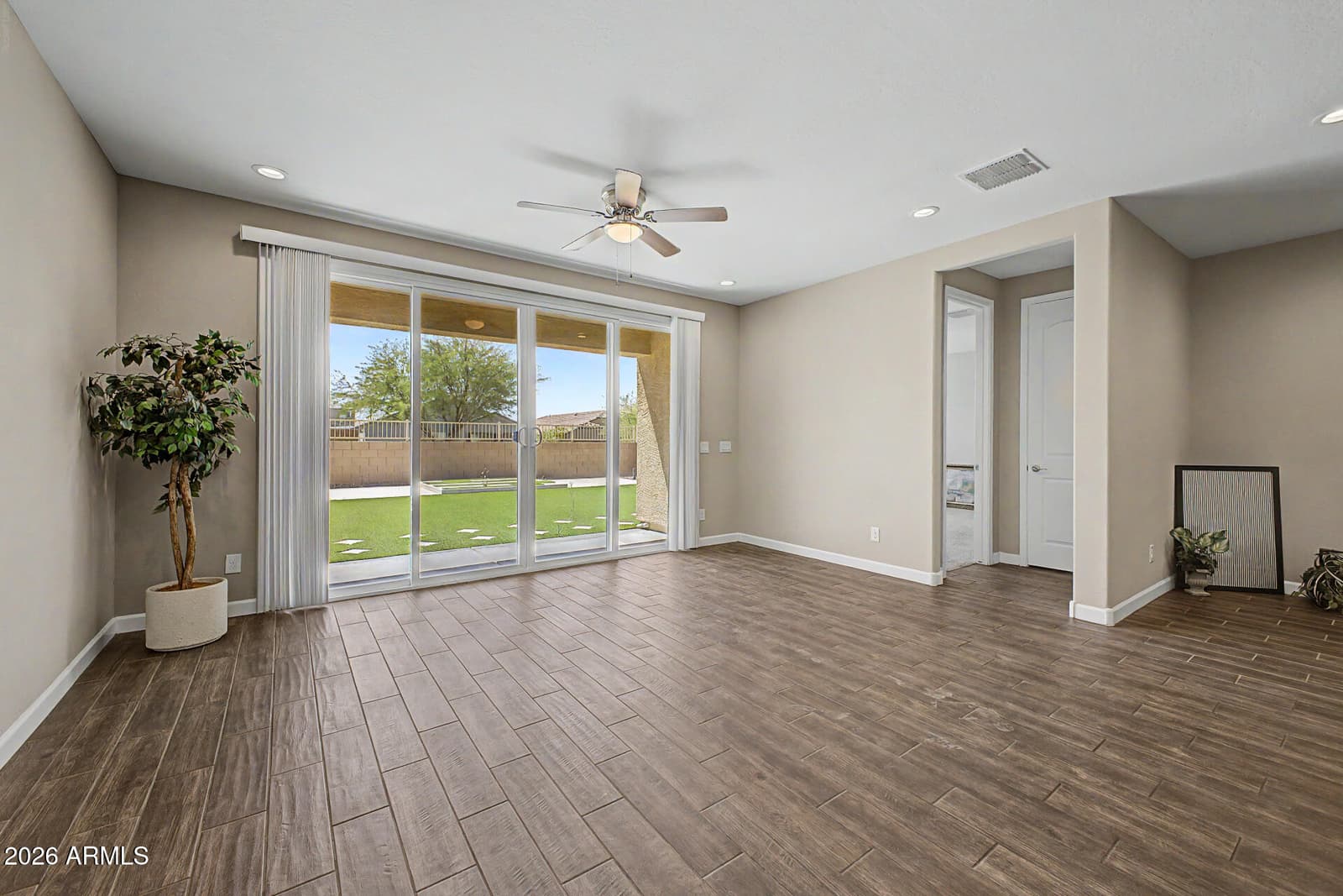 2011 W YELLOWBIRD Lane, Phoenix, AZ 85085 — photo 5 of 44