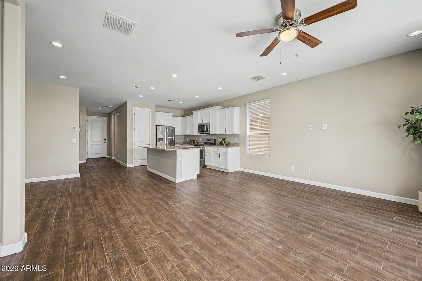 2011 W YELLOWBIRD Lane, Phoenix, AZ 85085 — photo 6 of 44