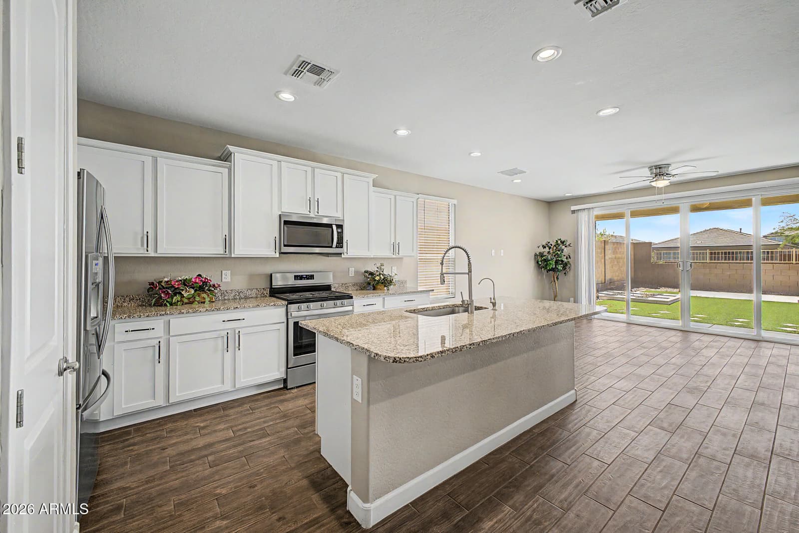 2011 W YELLOWBIRD Lane, Phoenix, AZ 85085 — photo 9 of 44