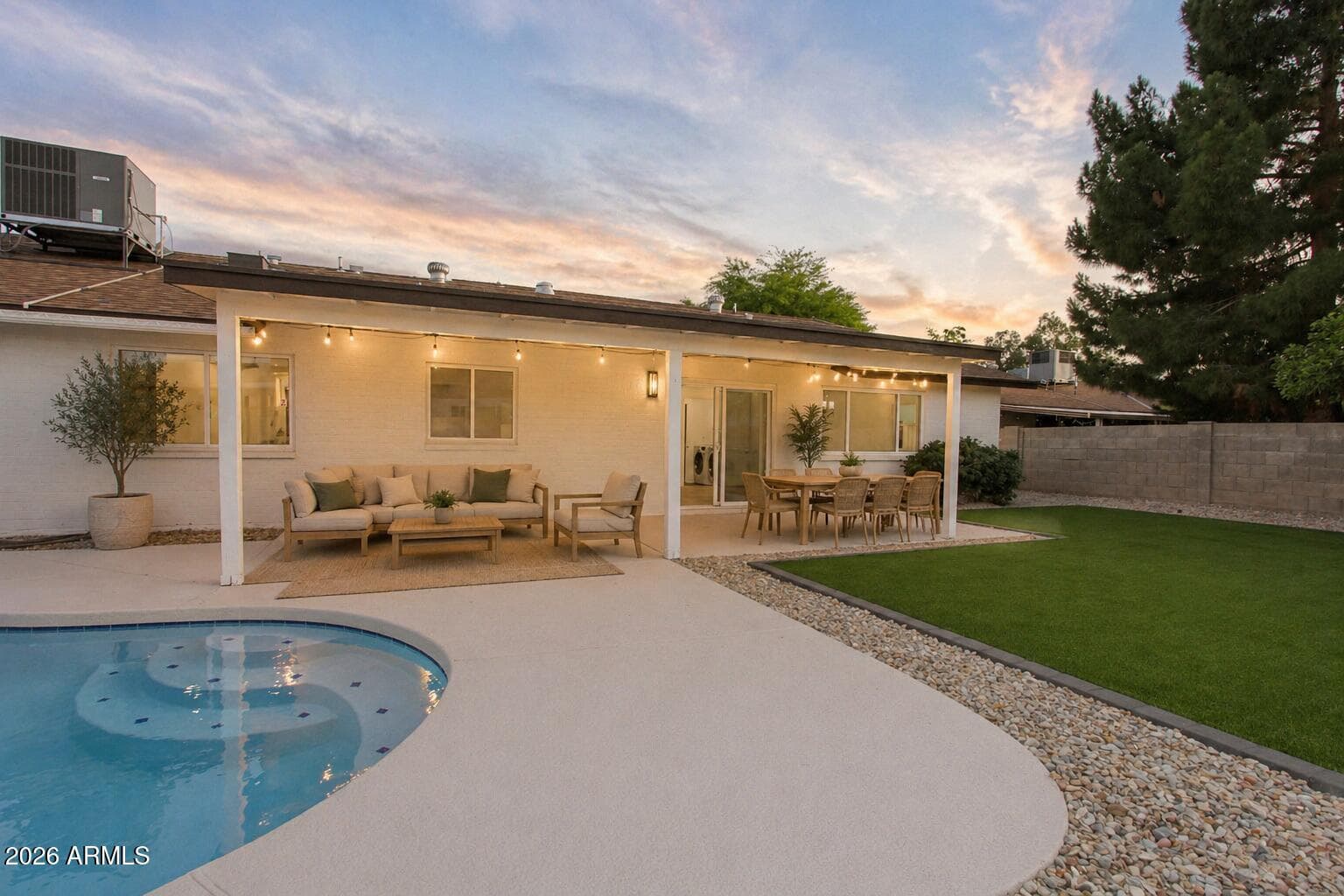 2142 W KERRY Lane, Phoenix, AZ 85027 — photo 11 of 49